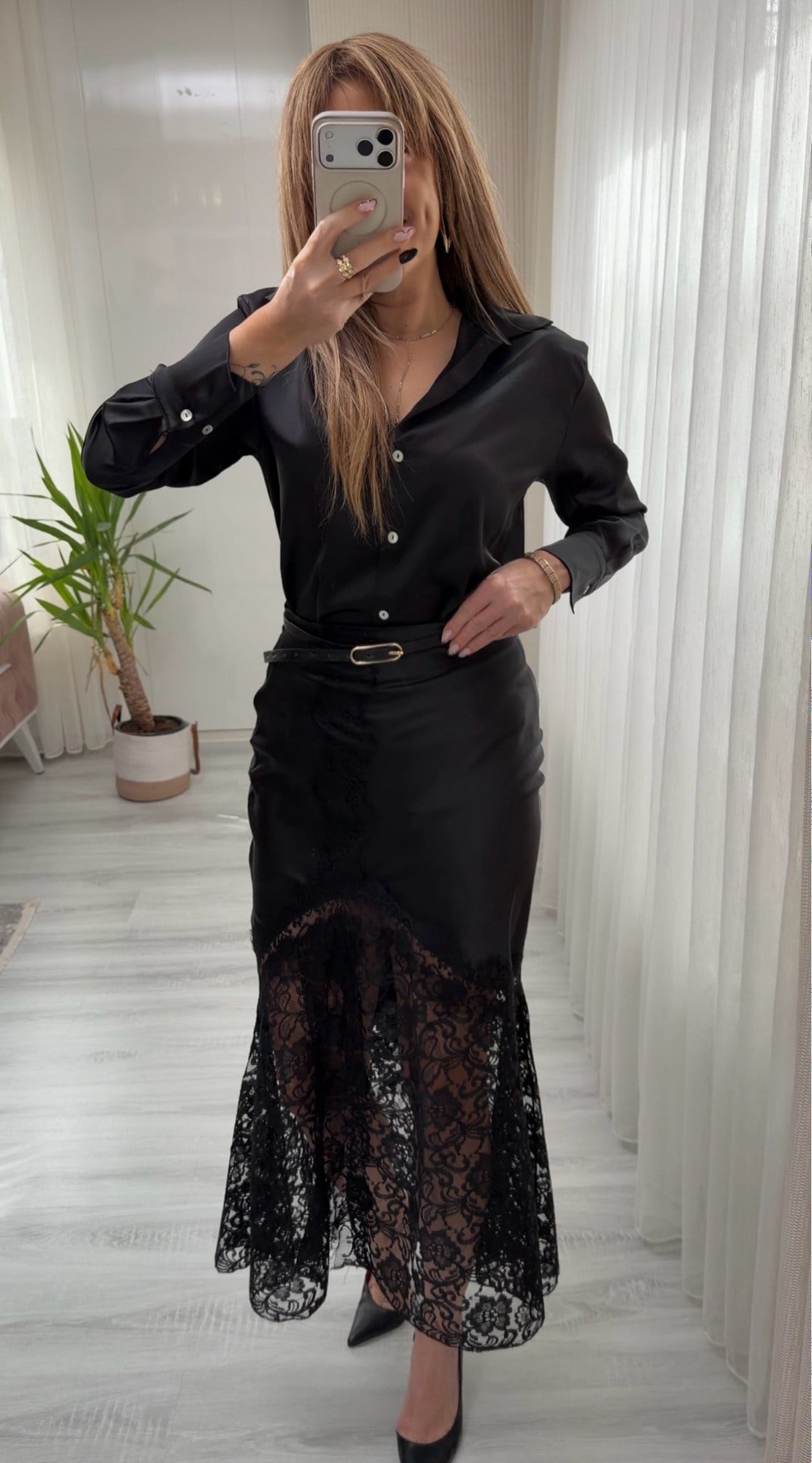 MODAYBUTİKAsimetrik Detaylı Siyah Saten Midi Etek