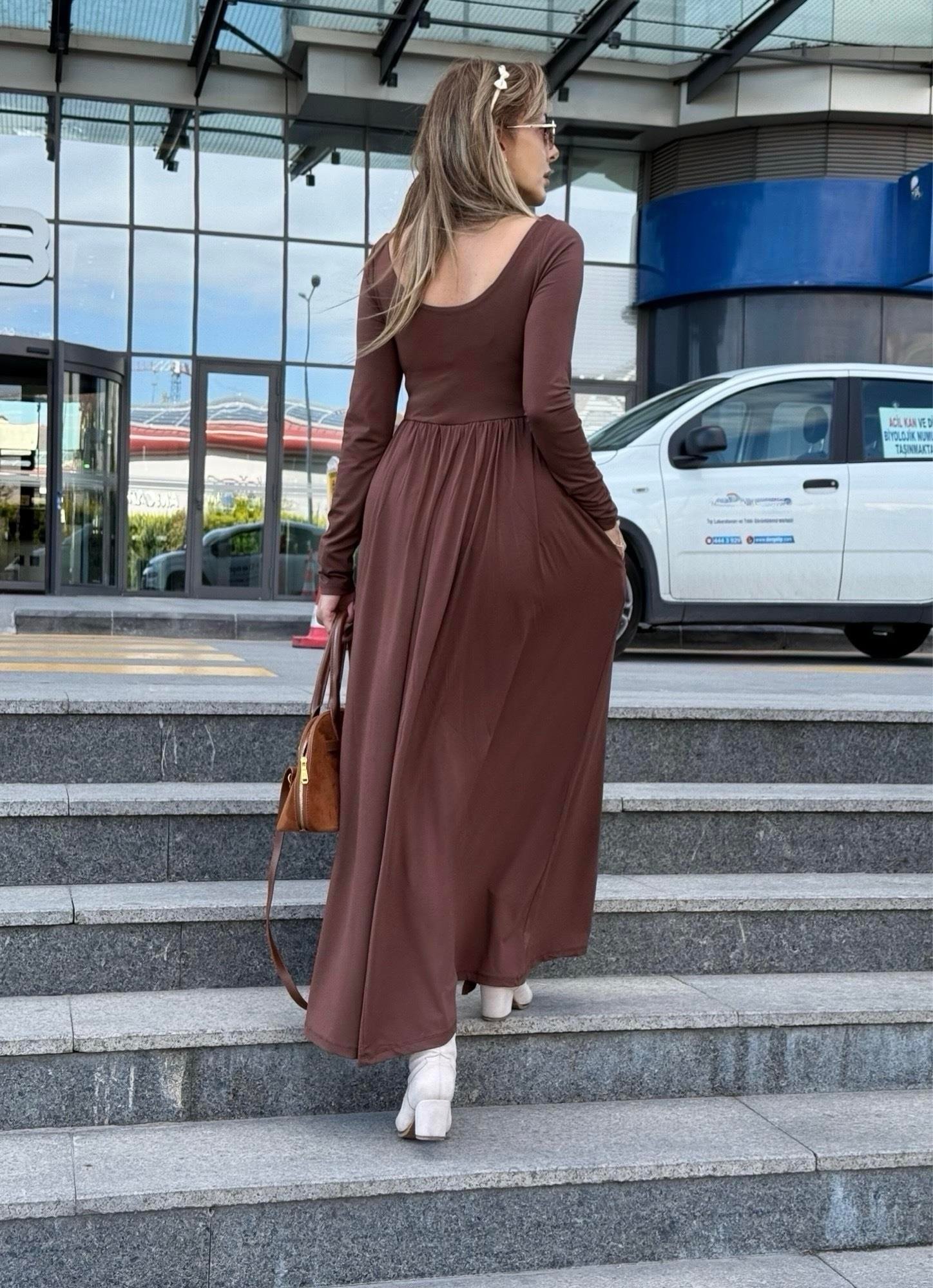 MODAYBUTİKBrown Aura Yırtmaçlı Maxi Elbise 
