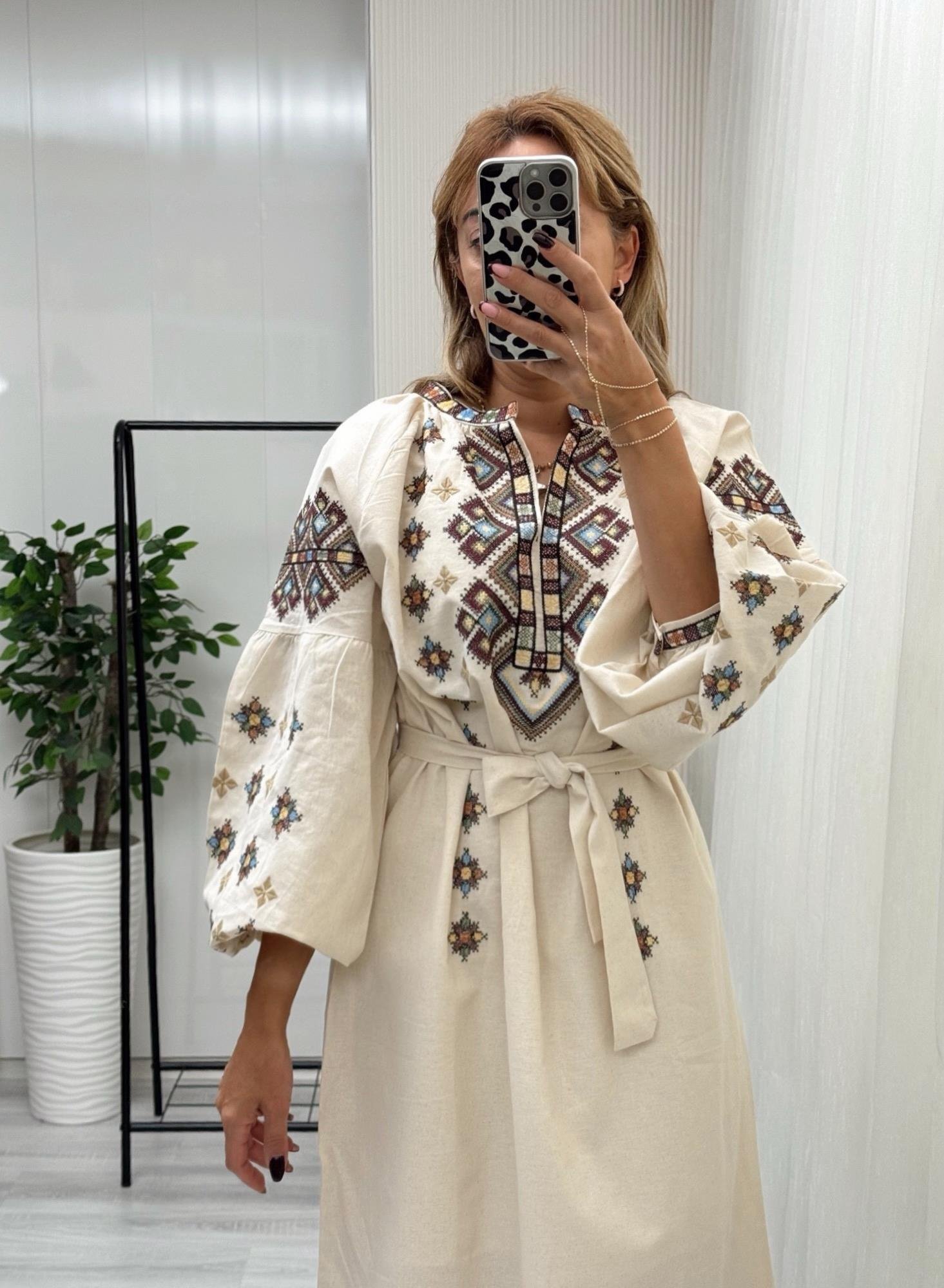 MODAYBUTİKEtnik Nakışlı Geniş Kalıp Ekru Elbise