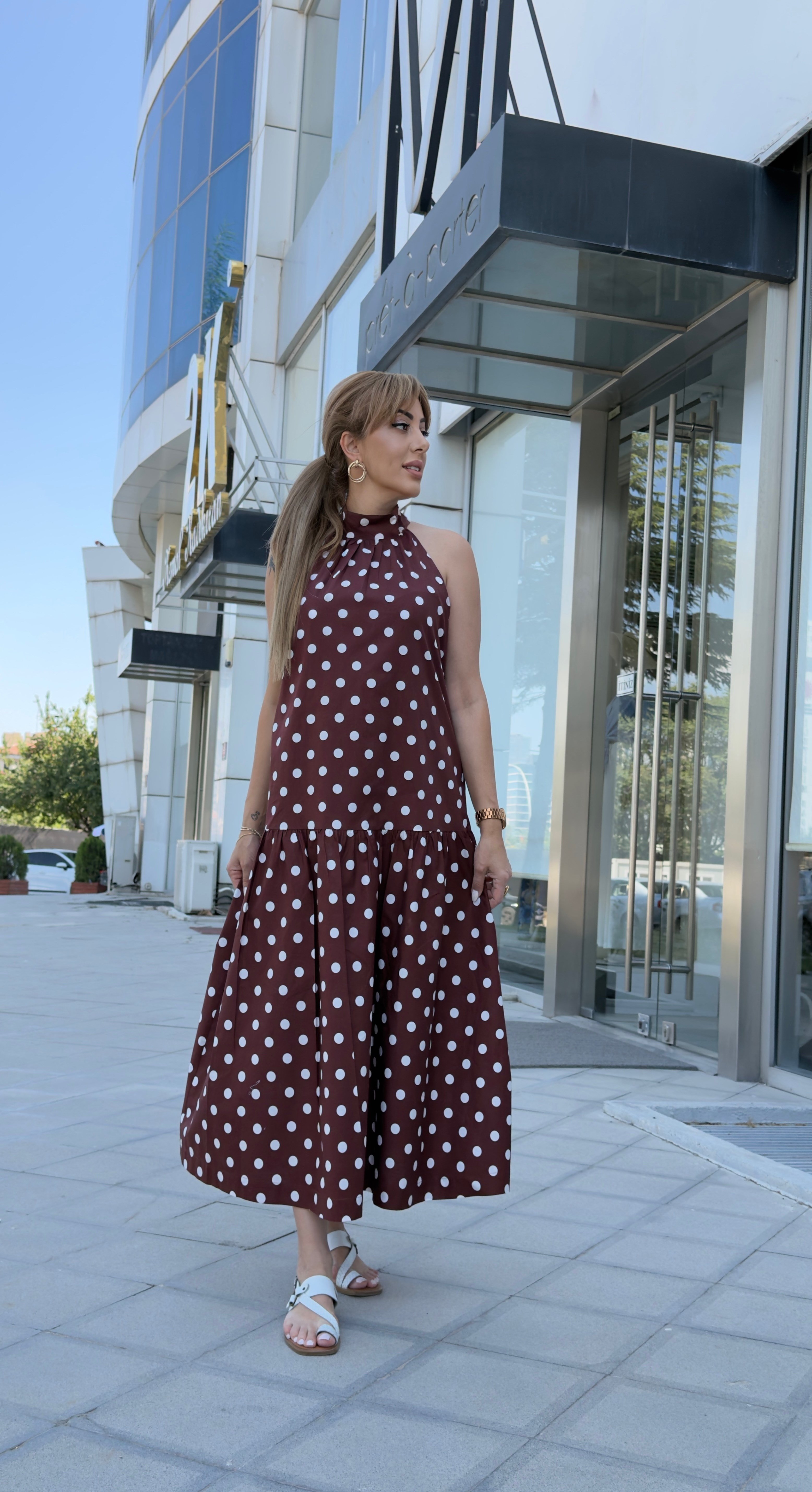 MODAYBUTİKKahve Puantiyeli Halter Yaka  Volan Detay Maxi Elbise