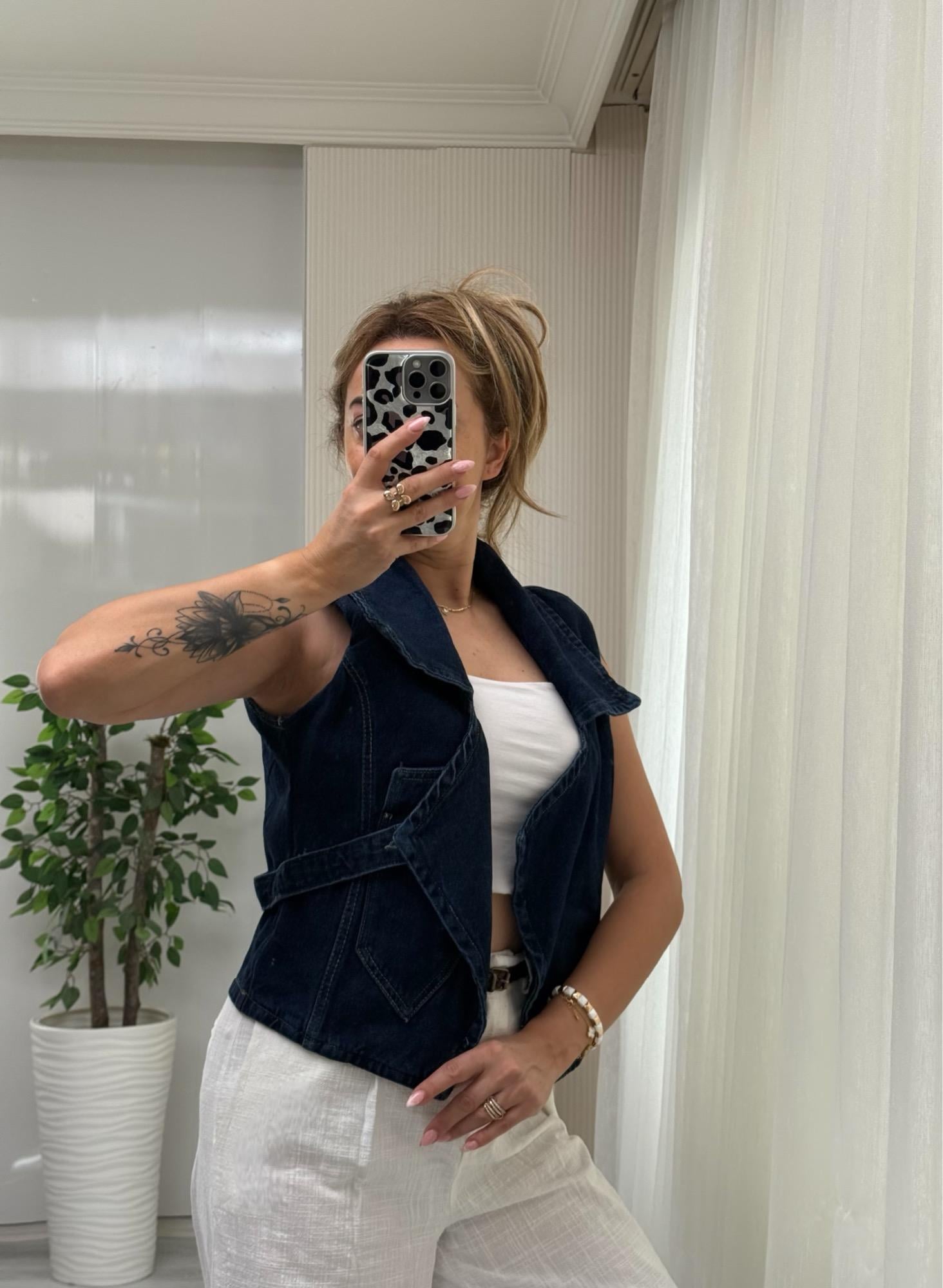 MODAYBUTİKKuşak Detaylı Laci Denim Yelek