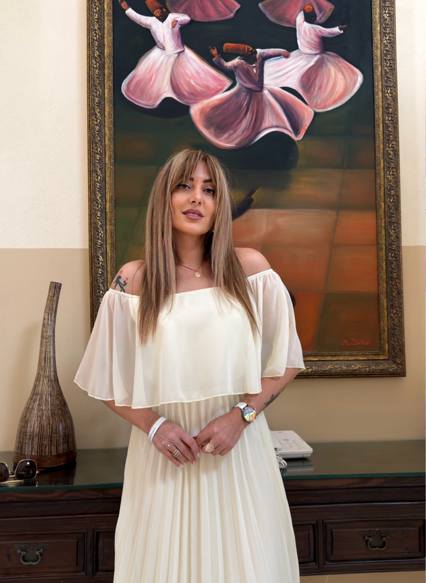 MODAYBUTİKMadonna Yaka Sarı Piliseli Midi Elbise 