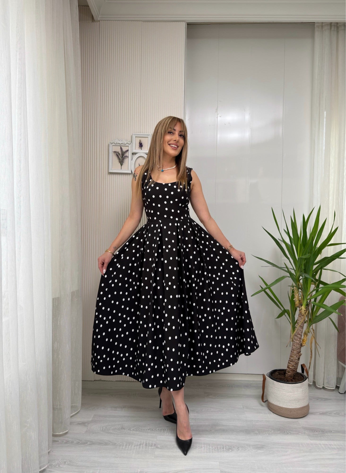 MODAYBUTİKPuantiye Detaylı Siyah Pileli Elbise