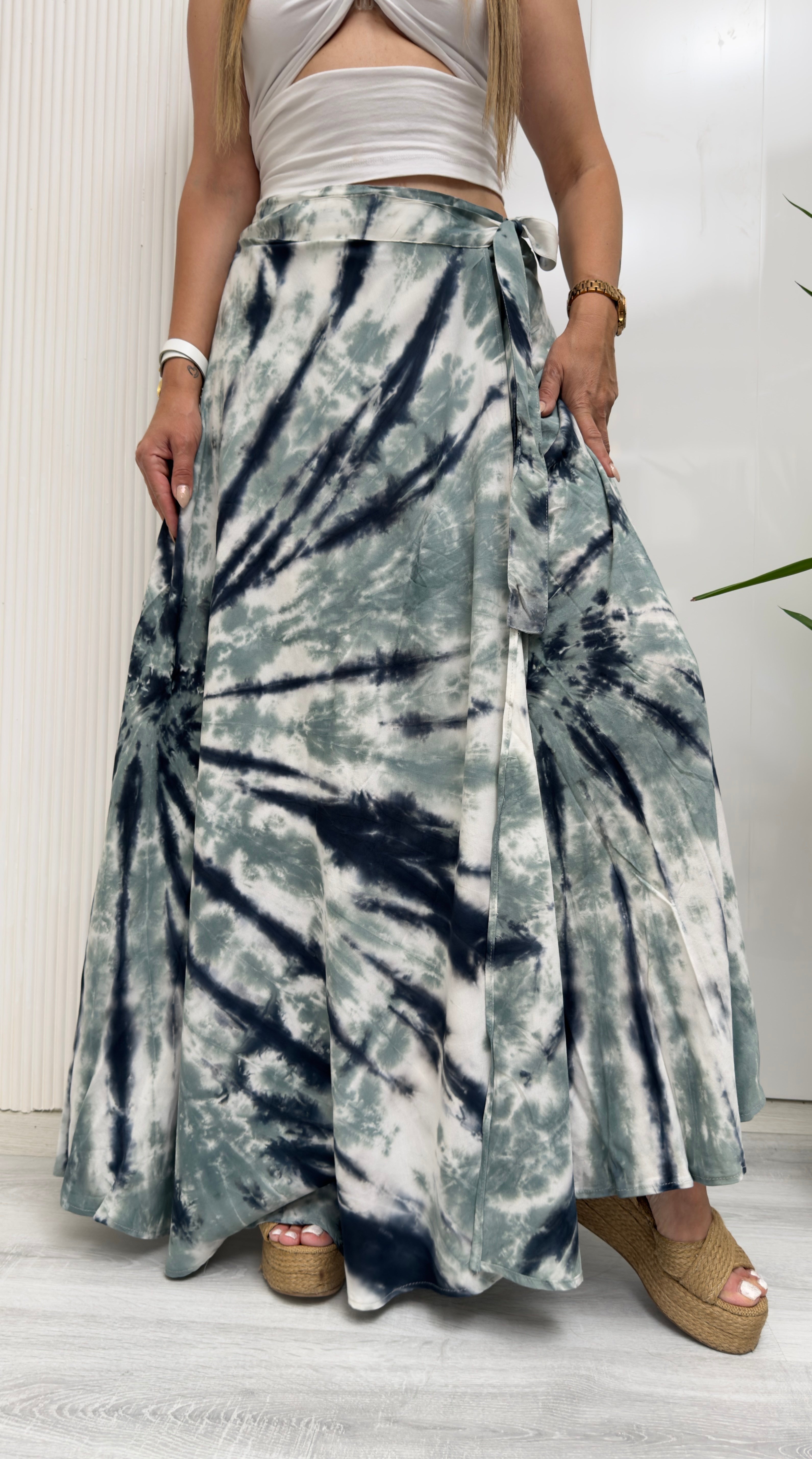 MODAYBUTİKSahara Batik Desenli Bağlama Detaylı Mint Maxi Etek