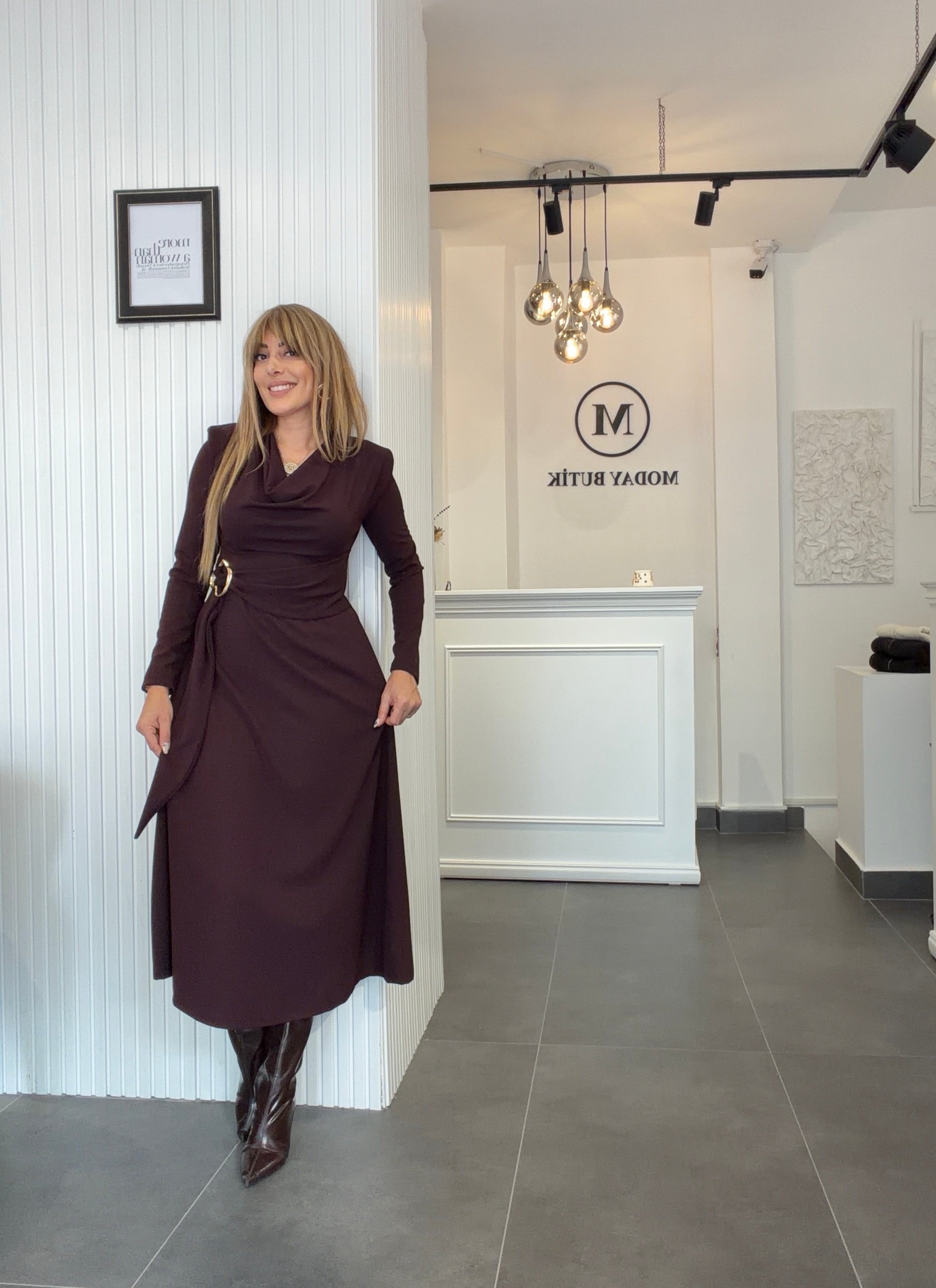 MODAYBUTİKŞal Yaka Gold Tokalı Mürdüm Drapeli Midi Elbise 