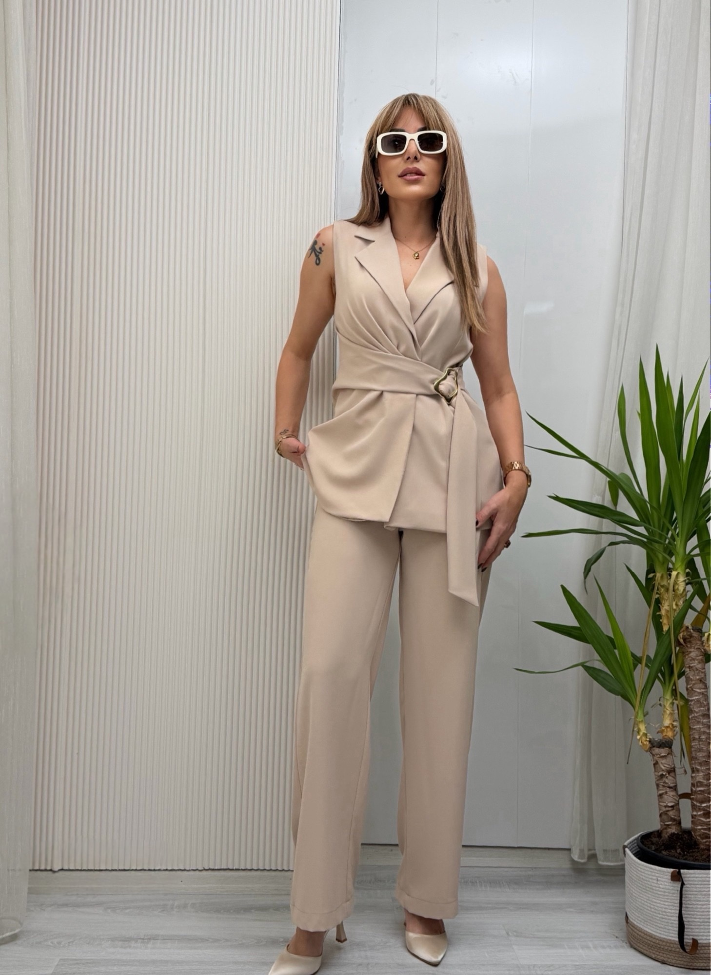 MODAYBUTİKTasarım Bej Gold Toka Detaylı Yelek Pantolon Takım