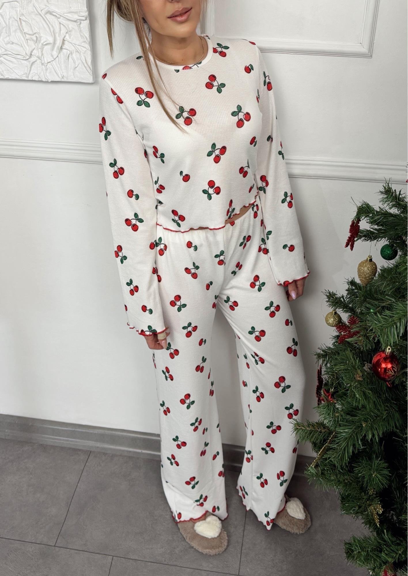 MODAYBUTİKTasarım Kiraz Desenli Pijama Takımı
