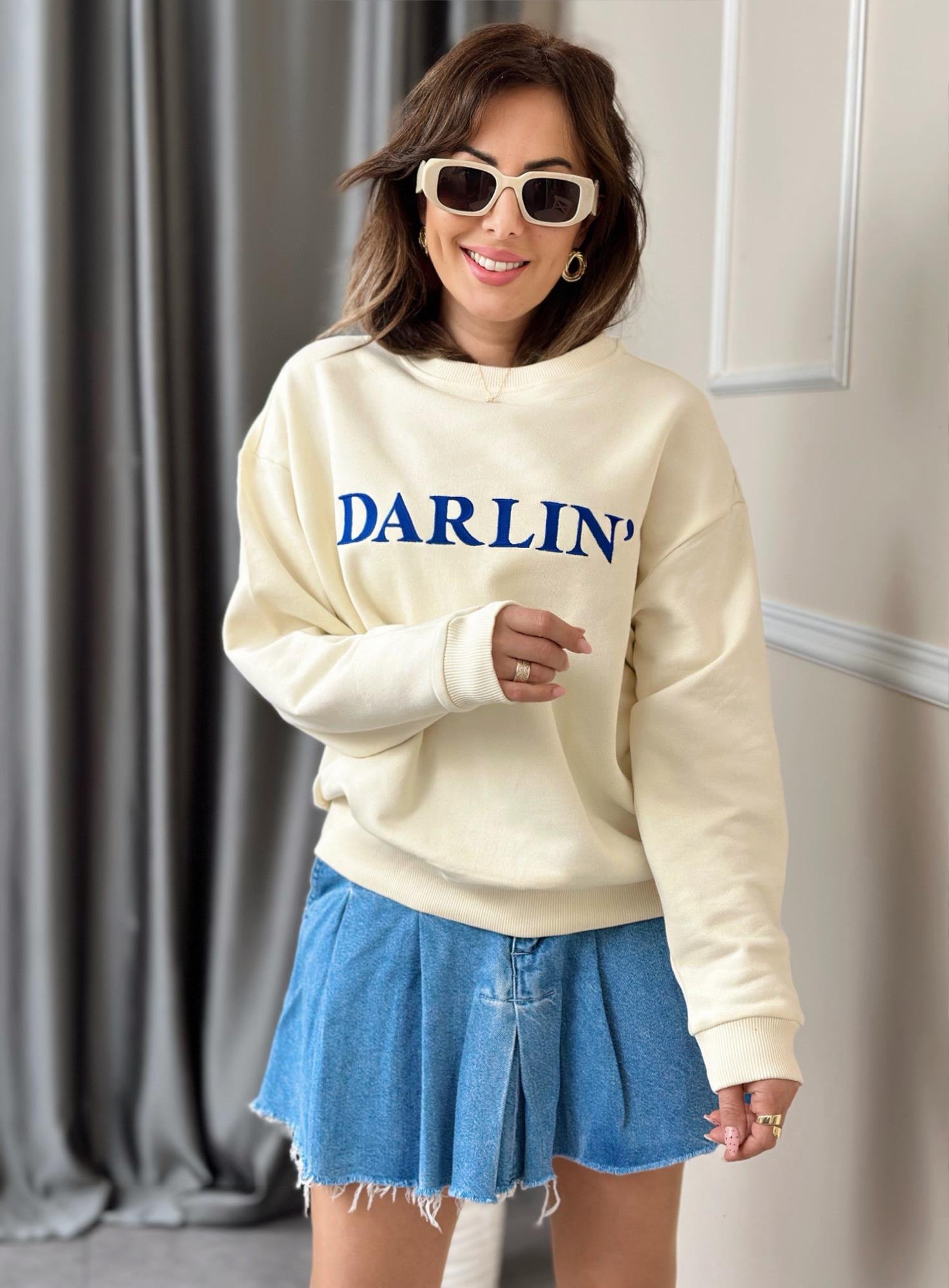Nakışlı Darlin Ekru SweatYeni Gelenler ModayNakışlı Darlin Ekru Sweat