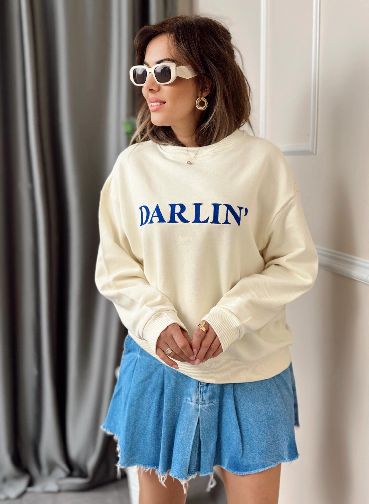 Nakışlı Darlin Ekru SweatYeni Gelenler ModayNakışlı Darlin Ekru Sweat