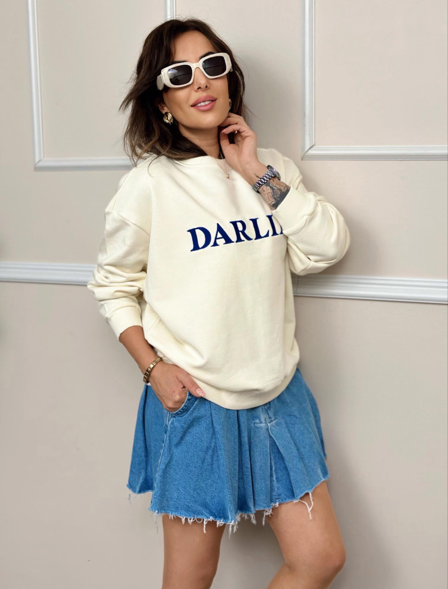 Nakışlı Darlin Ekru SweatYeni Gelenler ModayNakışlı Darlin Ekru Sweat