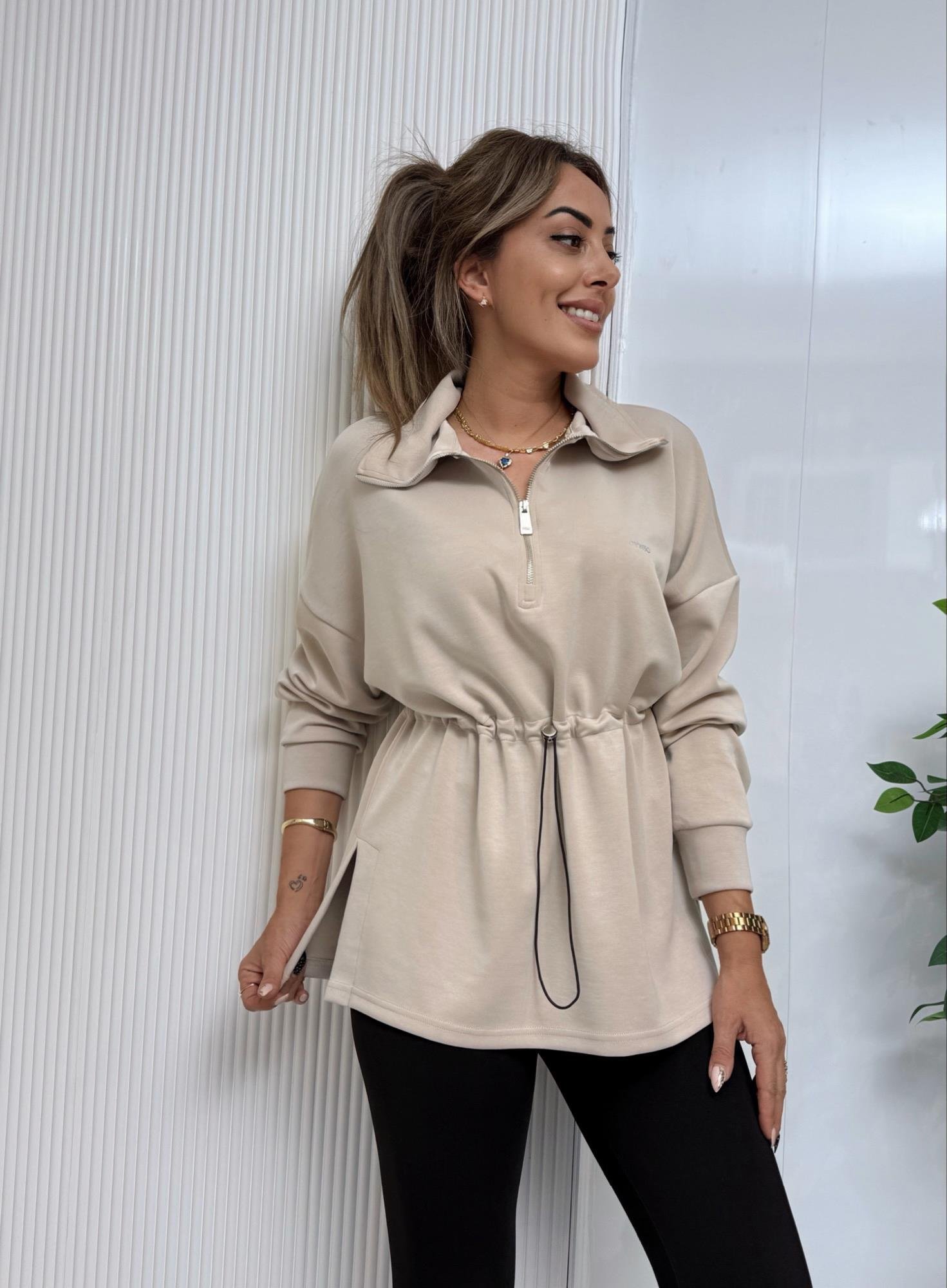 Premium Dik Yaka Taş Oys SweatYeni Gelenler ModayPremium Dik Yaka Taş Oys Sweat