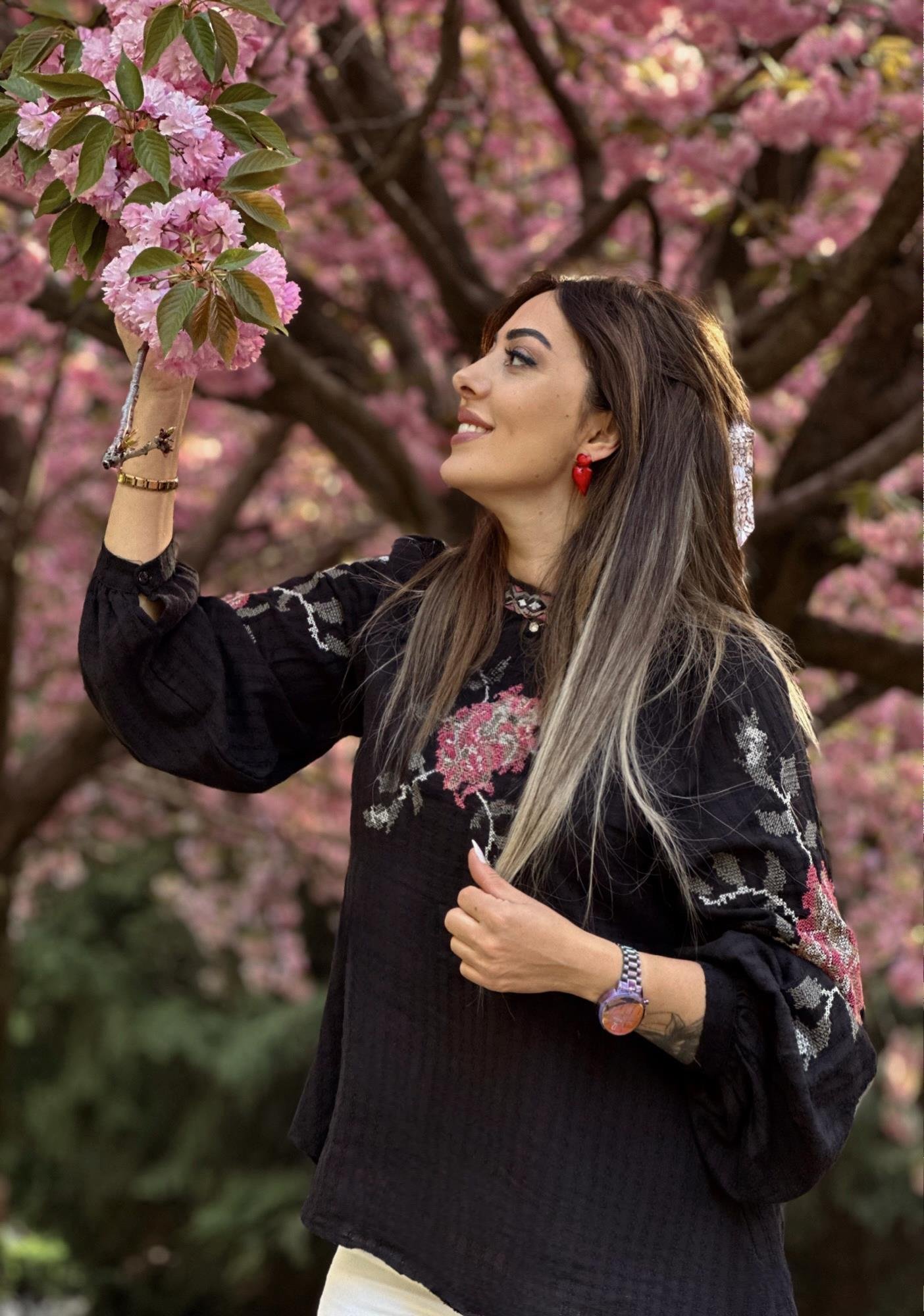 Premium Nakışlı Siyah Keten CeketYeni Gelenler ModayPremium Nakışlı Siyah Keten Ceket