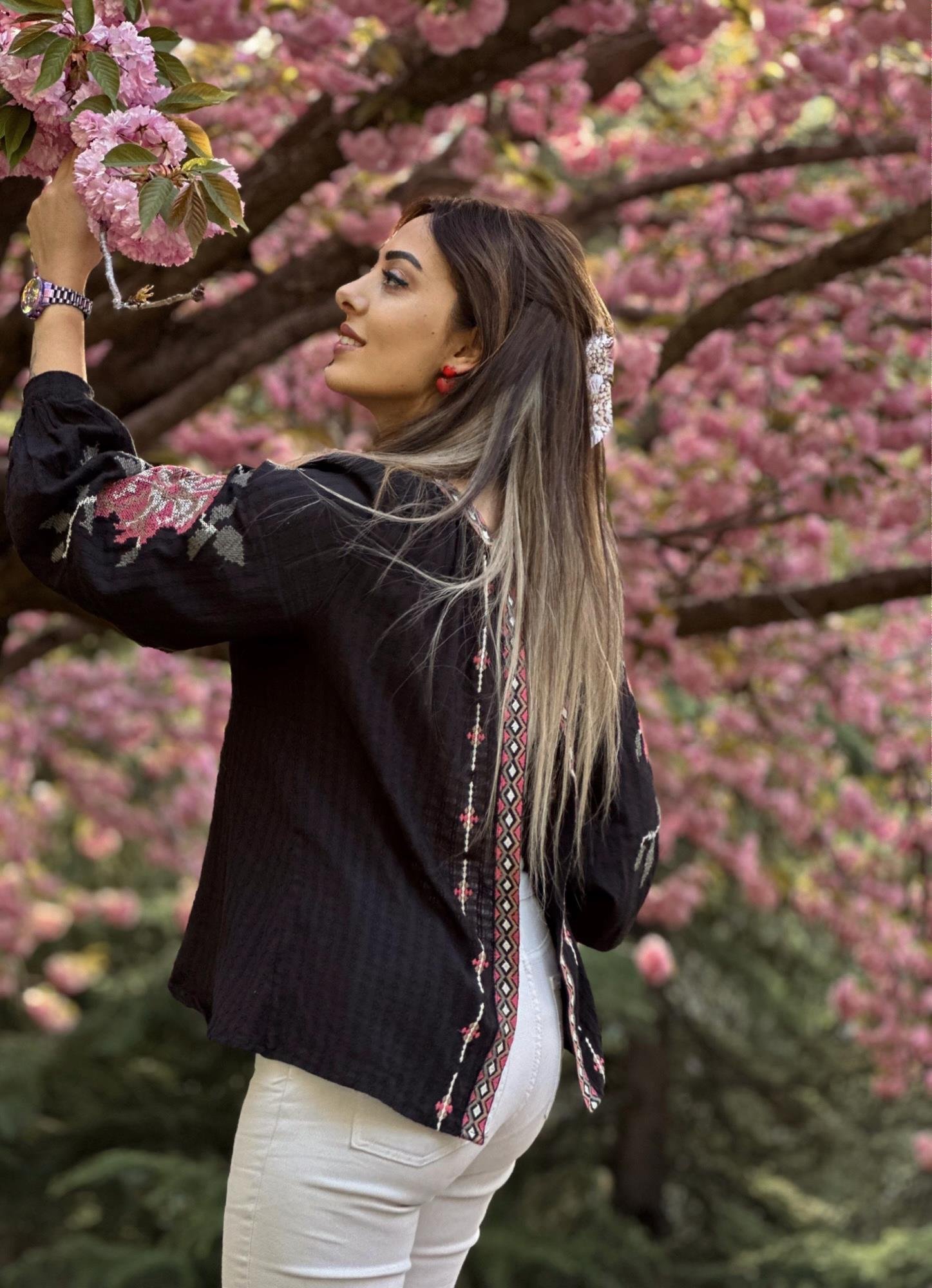Premium Nakışlı Siyah Keten CeketYeni Gelenler ModayPremium Nakışlı Siyah Keten Ceket