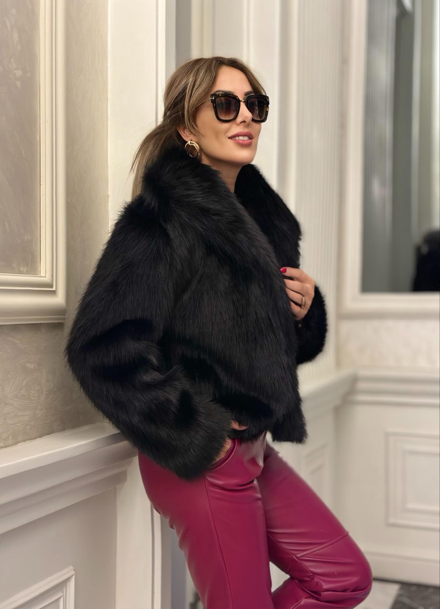 Premium Yakalı İthal Siyah Kürk MontYeni Gelenler ModayPremium Yakalı İthal Siyah Kürk Mont