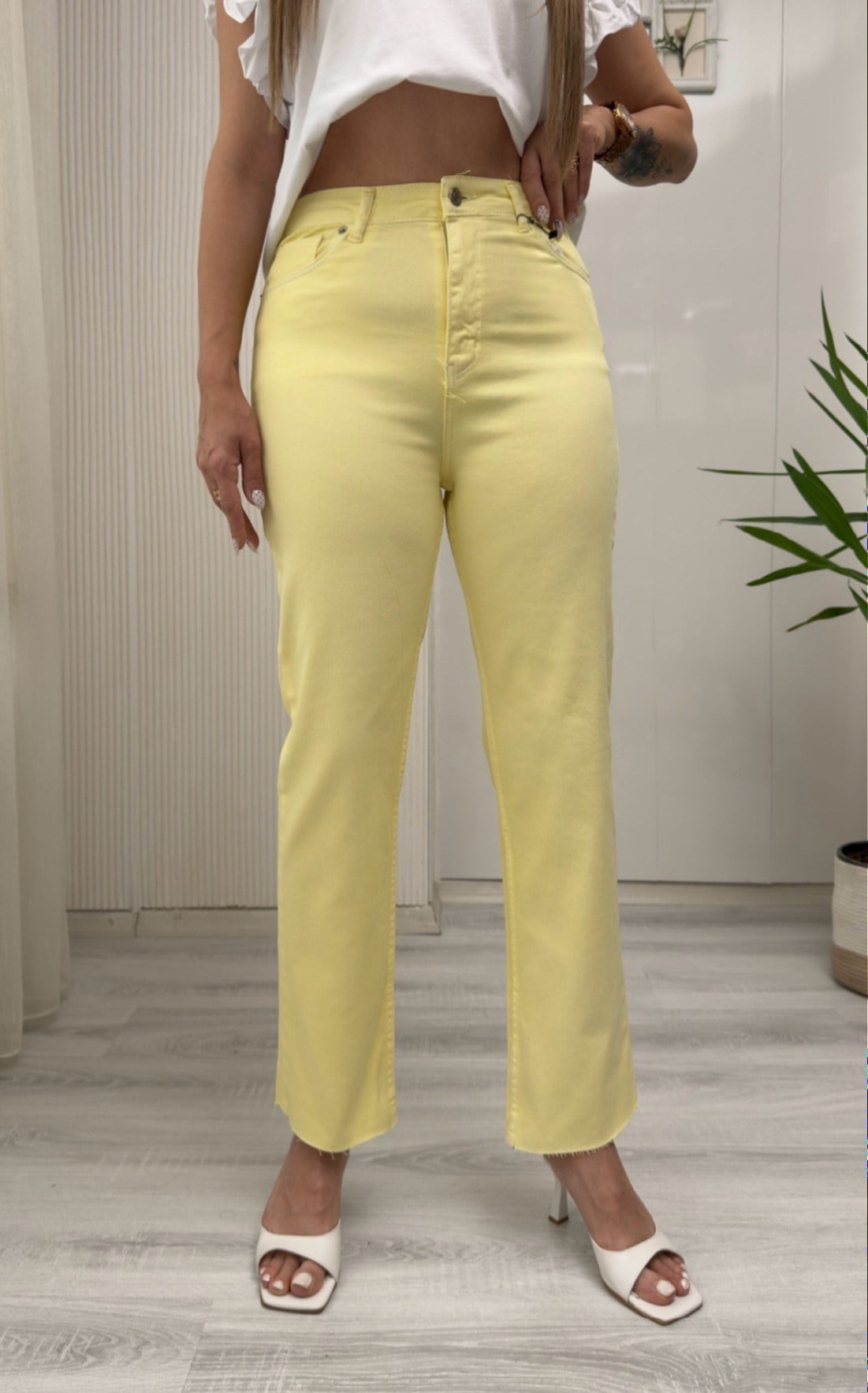 Soft Sarı Kesik Paça Boy Fit JeanYeni Gelenler ModaySoft Sarı Kesik Paça Boy Fit Jean