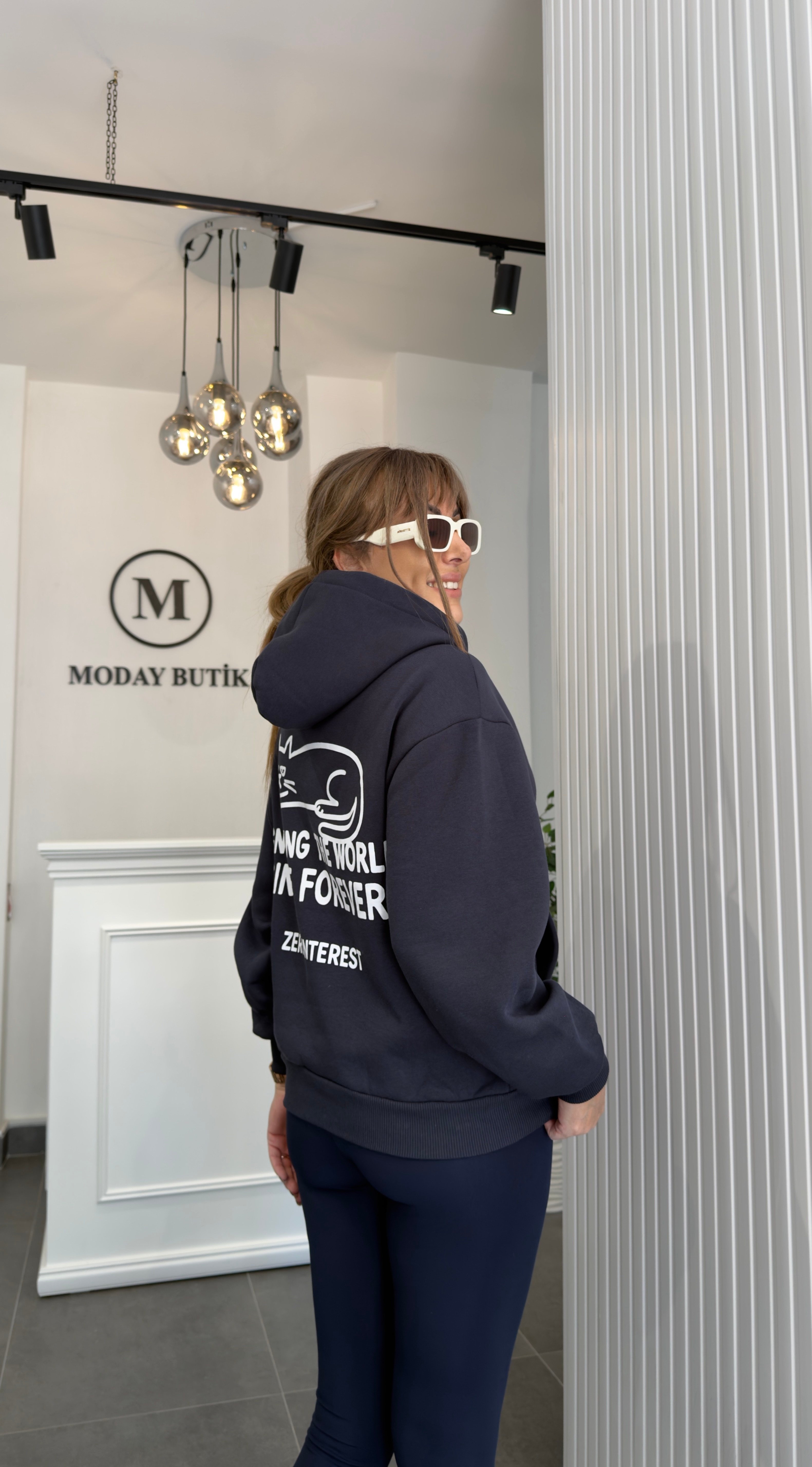 Street Style Baskılı Kapüşonlu Lacivert SweatshirtMODAYBUTİKStreet Style Baskılı Kapüşonlu Lacivert Sweatshirt
