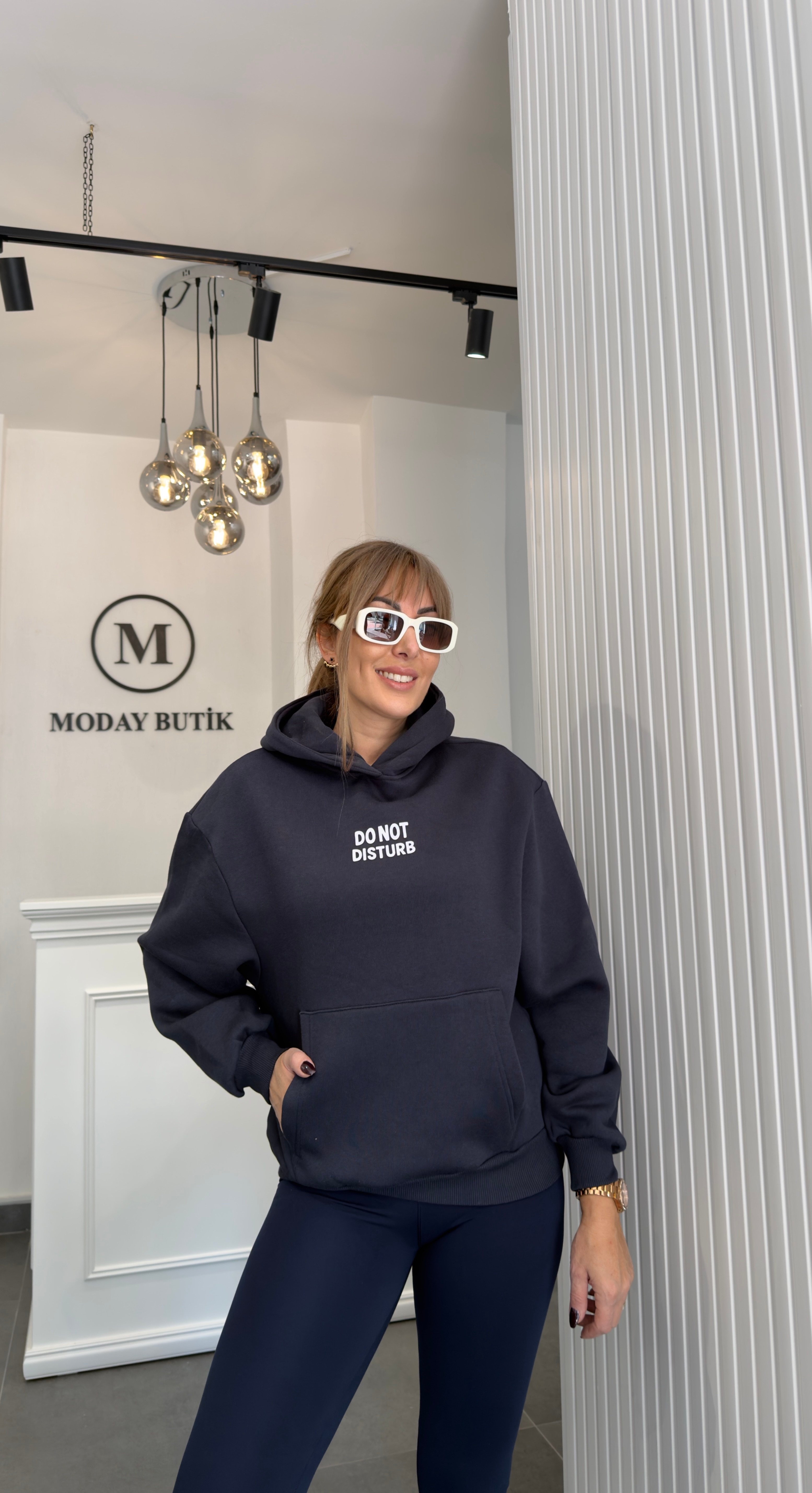 Street Style Baskılı Kapüşonlu Lacivert SweatshirtMODAYBUTİKStreet Style Baskılı Kapüşonlu Lacivert Sweatshirt