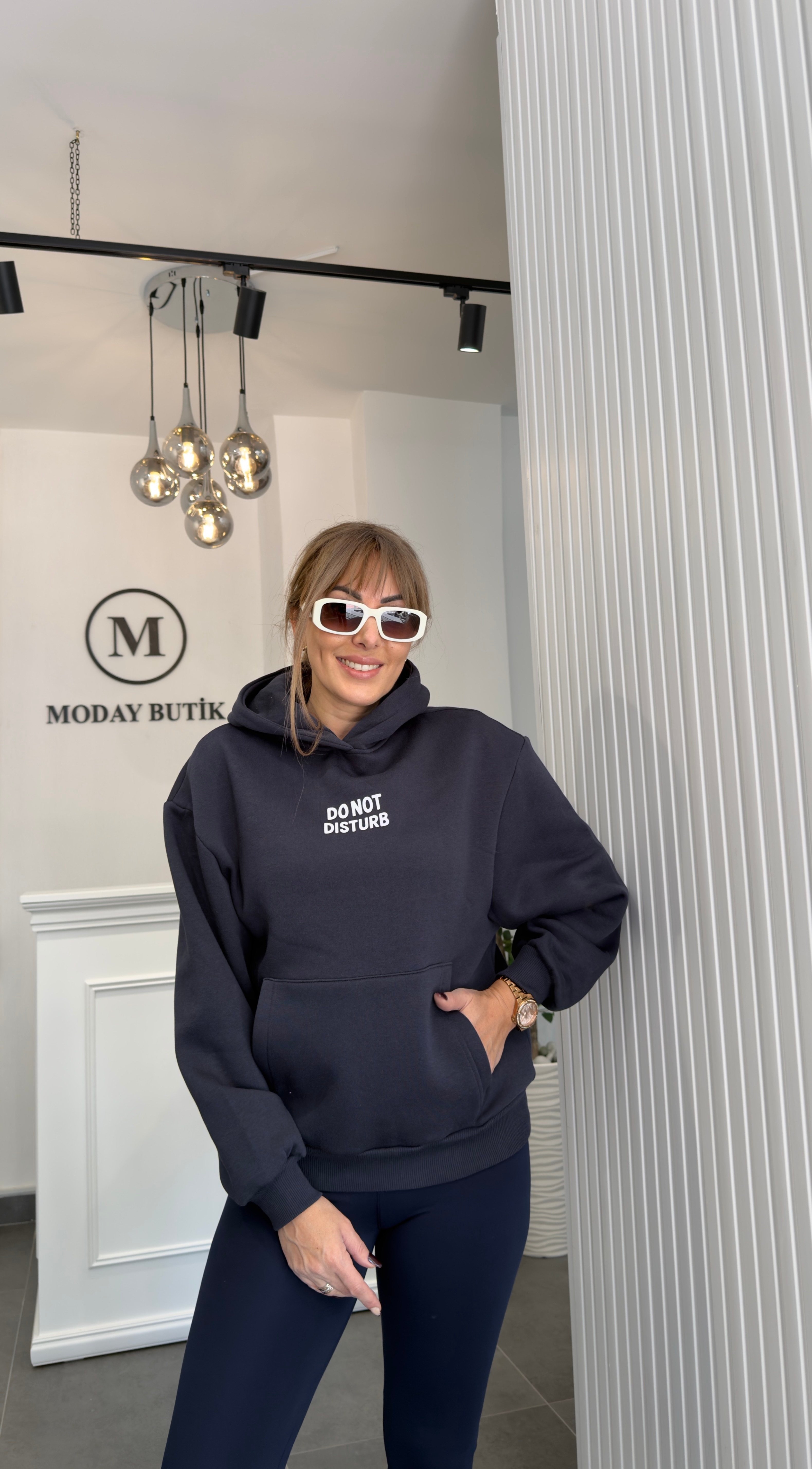 Street Style Baskılı Kapüşonlu Lacivert SweatshirtMODAYBUTİKStreet Style Baskılı Kapüşonlu Lacivert Sweatshirt