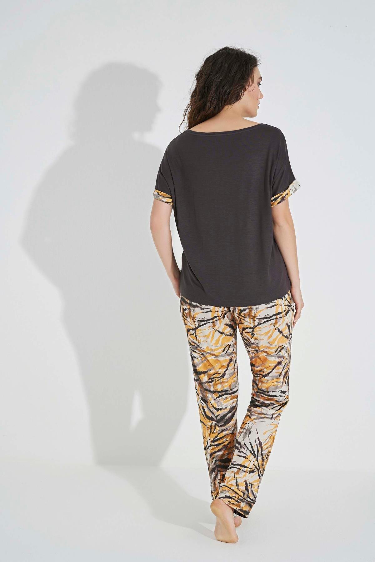 Desenli Kısa Kollu 