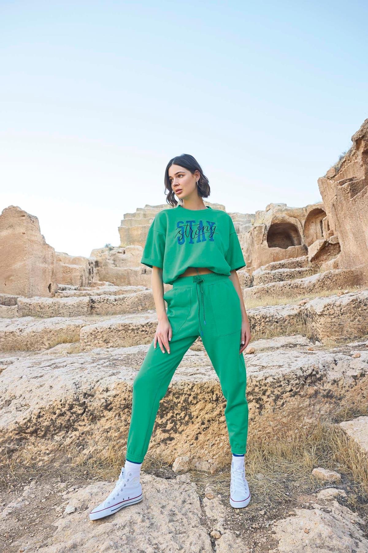 Kısa Kollu 