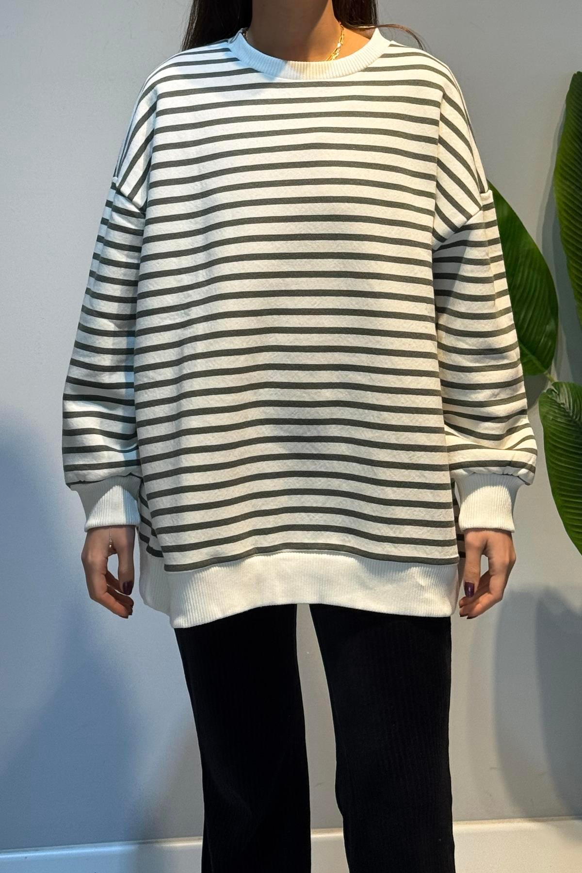 Bisiklet Yaka Çizgili Basic Uzun Kol Sweatshirt 3030 Haki