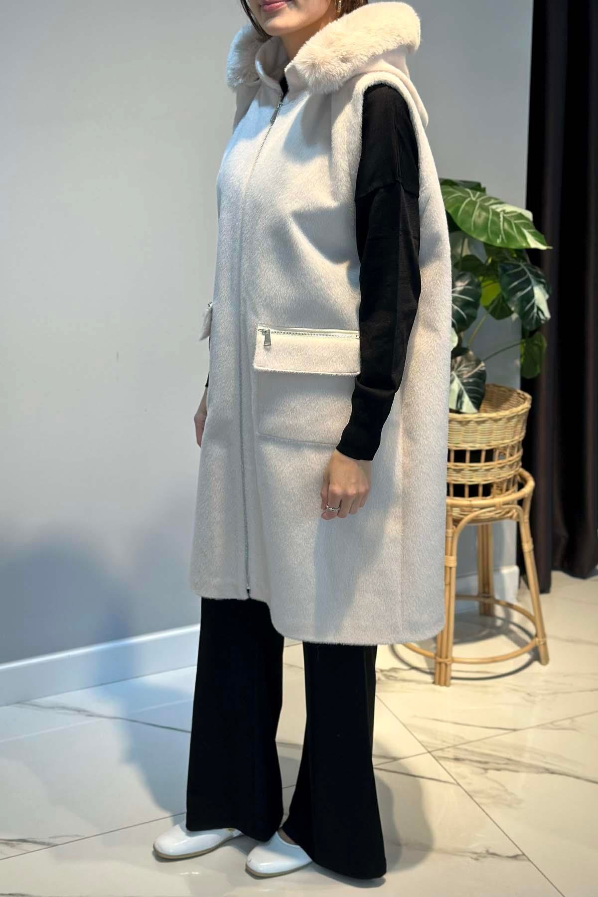 Büyük Beden Kürk Detay Kapüşonlu Yelek 2595 Ekru