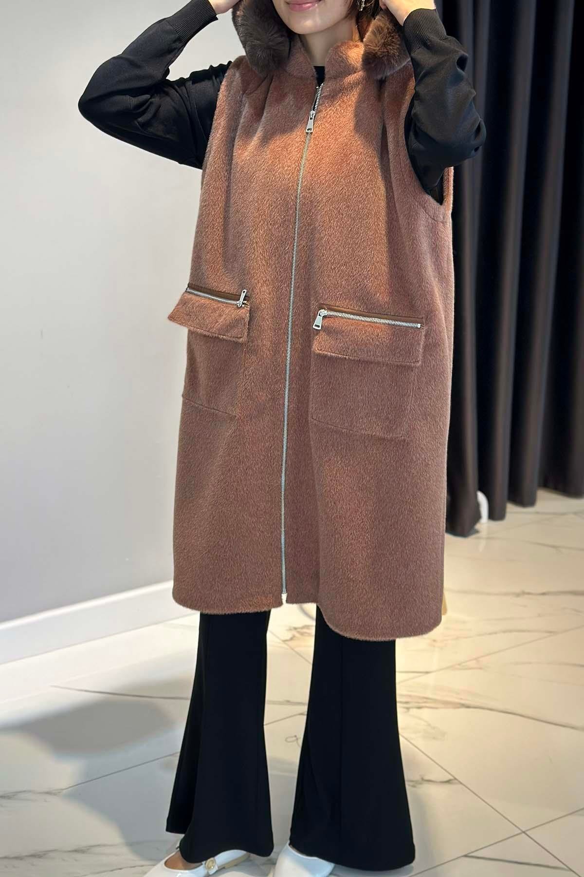 Büyük Beden Kürk Detay Kapüşonlu Yelek 2595 Camel