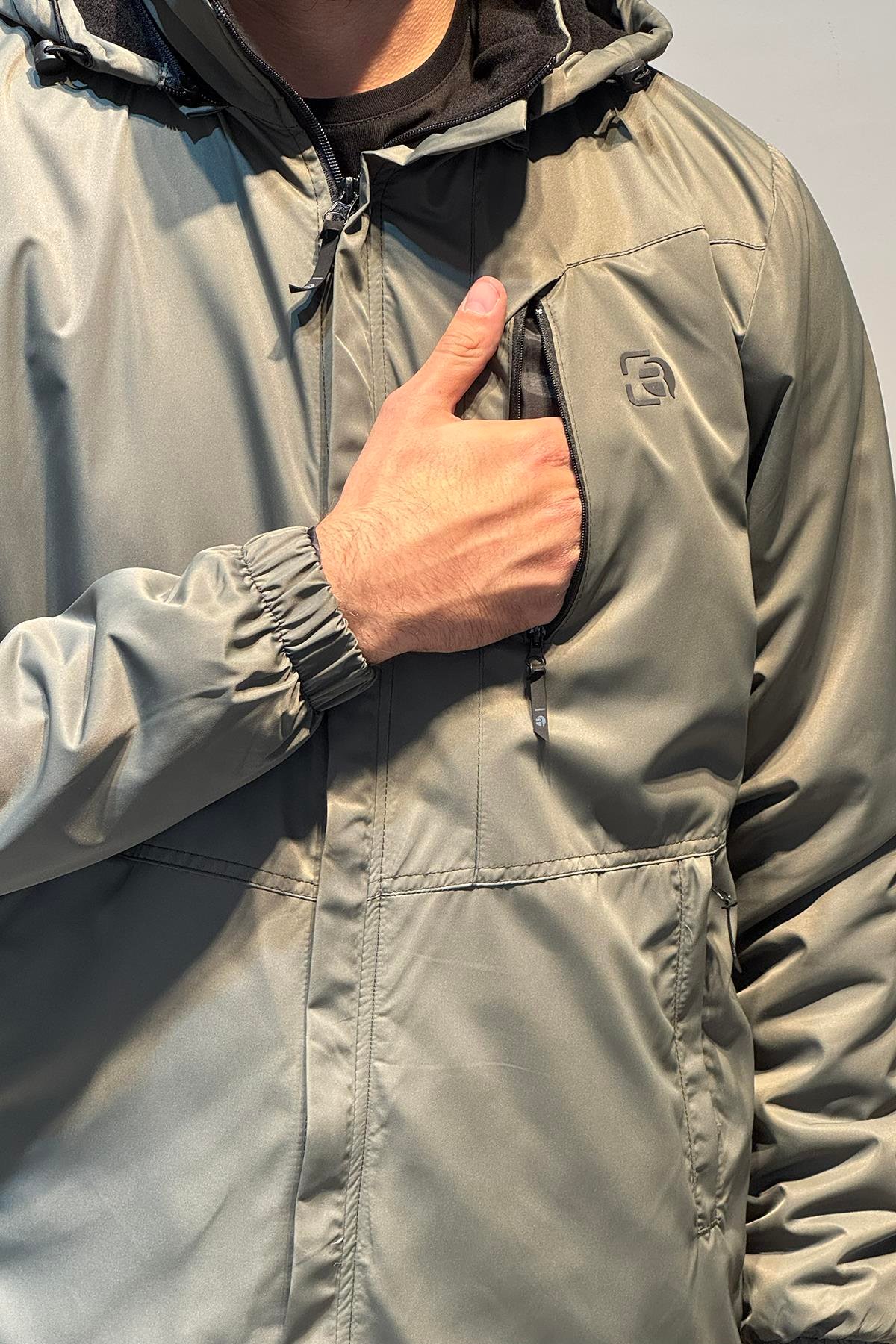 Erkek Kapüşonlu Cep Detaylı İçi Polar Kışlık Mont 2571 Haki