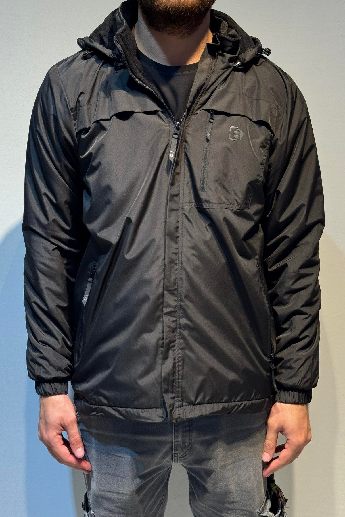 Erkek Kapüşonlu Cep Detaylı İçi Polar Kışlık Mont 2540 Siyah