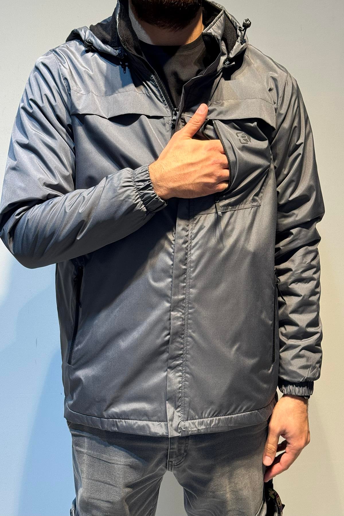 Erkek Kapüşonlu Cep Detaylı İçi Polar Kışlık Mont 2540 Füme