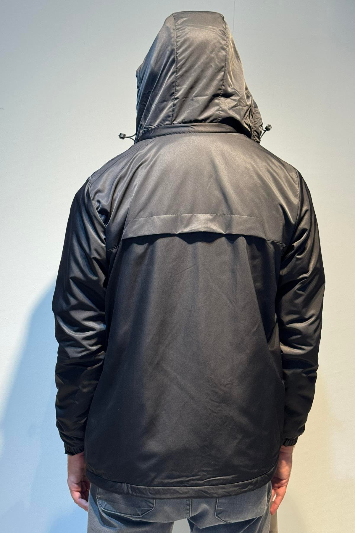 Erkek Kapüşonlu Cep Detaylı İçi Polar Kışlık Mont 2571 Siyah