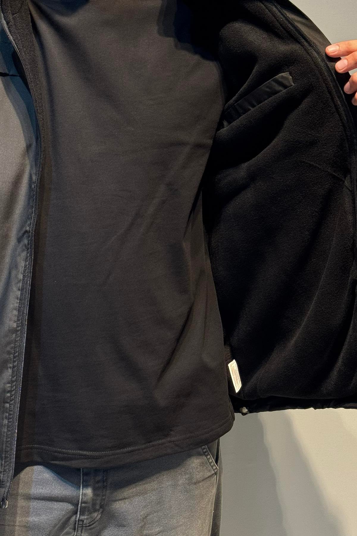 Erkek Kapüşonlu Cep Detaylı İçi Polar Kışlık Mont 2540 Siyah