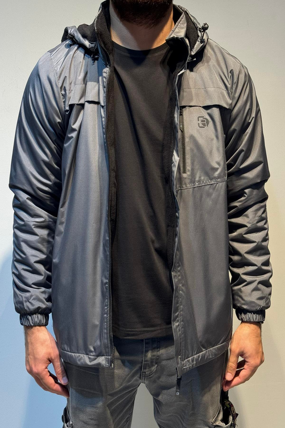 Erkek Kapüşonlu Cep Detaylı İçi Polar Kışlık Mont 2540 Füme