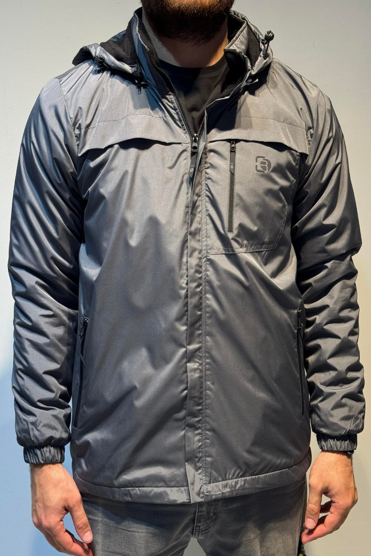 Erkek Kapüşonlu Cep Detaylı İçi Polar Kışlık Mont 2540 Füme