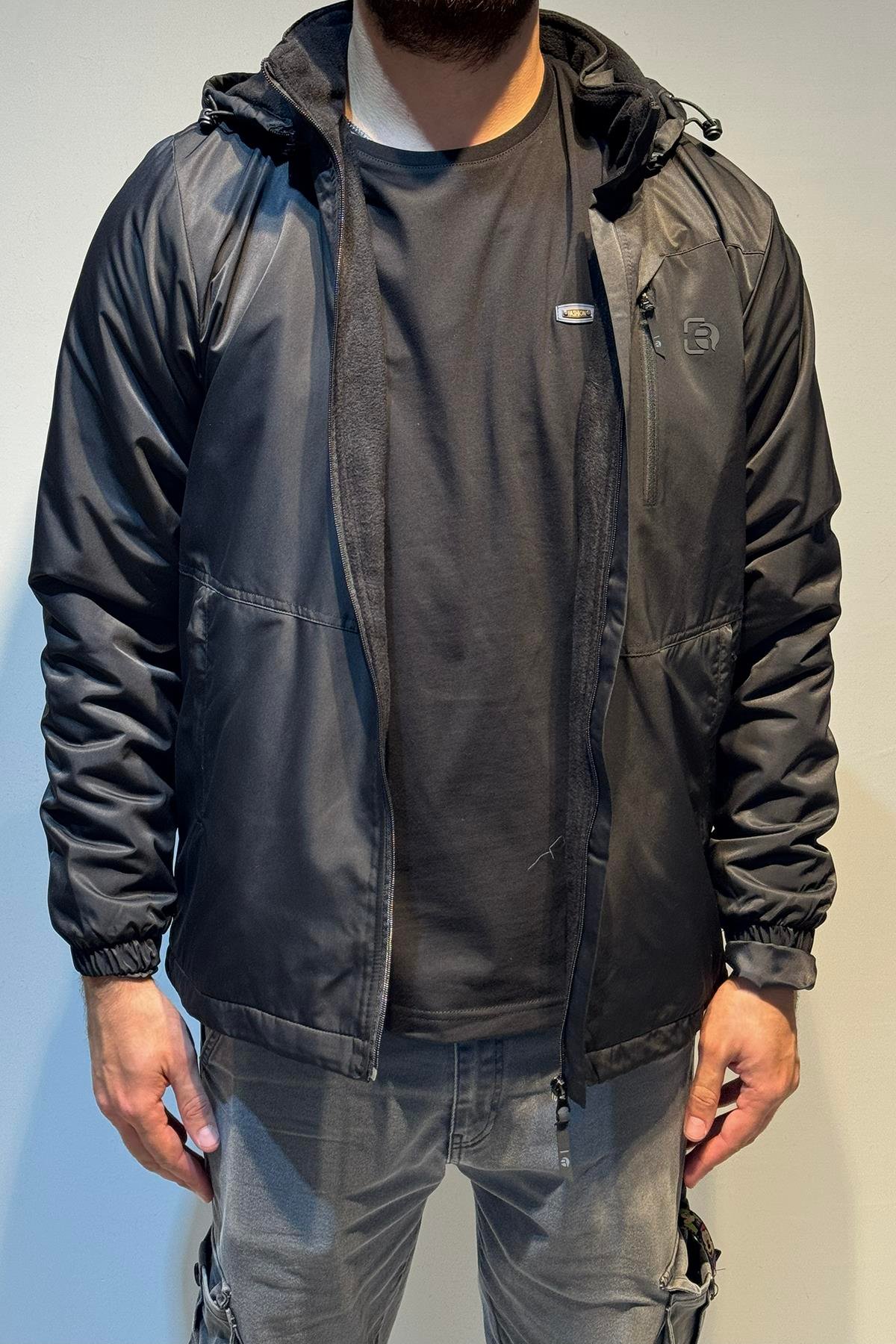 Erkek Kapüşonlu Cep Detaylı İçi Polar Kışlık Mont 2571 Siyah