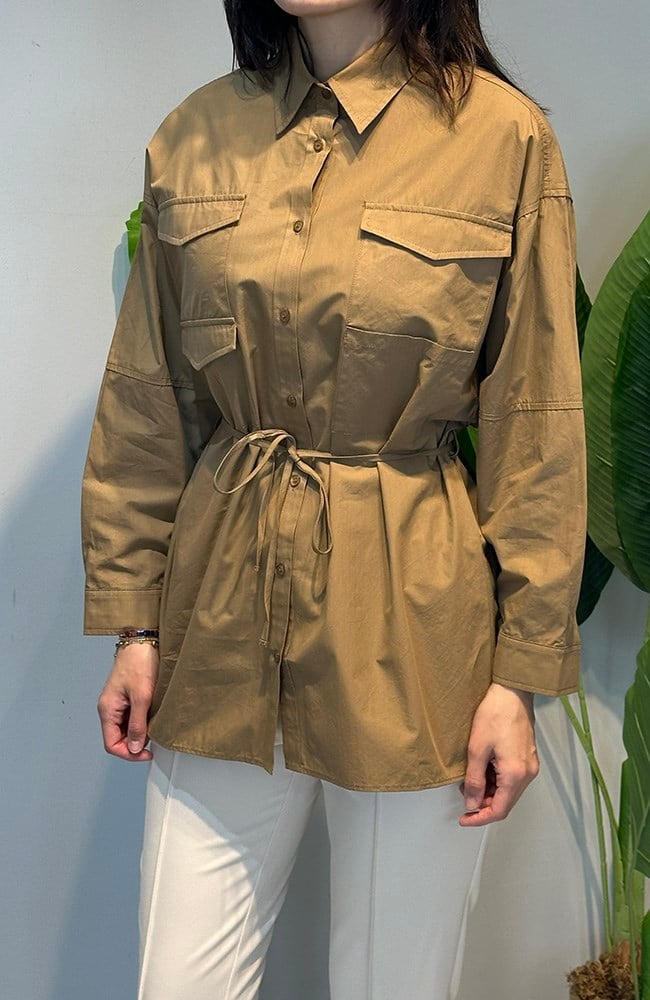Kadriye Baştürk Cebi Biye Kemerli Oversize Gömlek 223 Camel