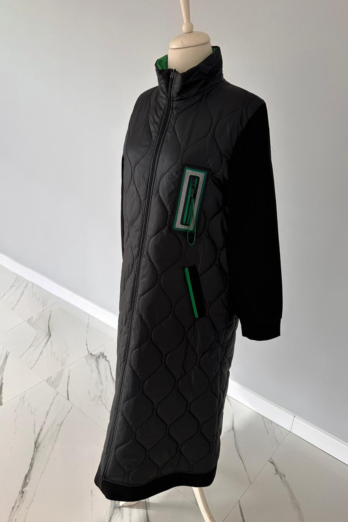 Kapitone Detaylı Siyah Renk Kaban 17736