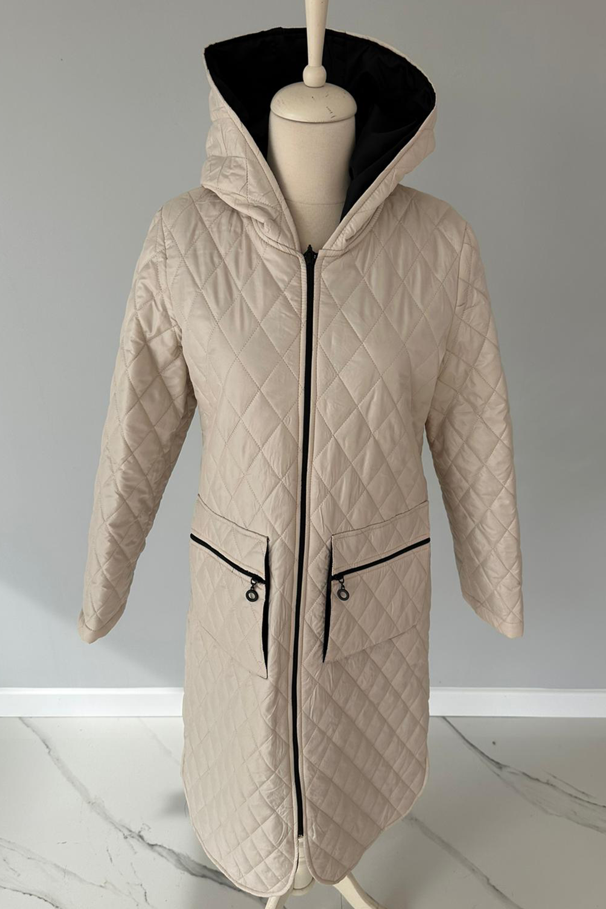 Kapitone Kapşonlu Bej Renk Kaban 17758