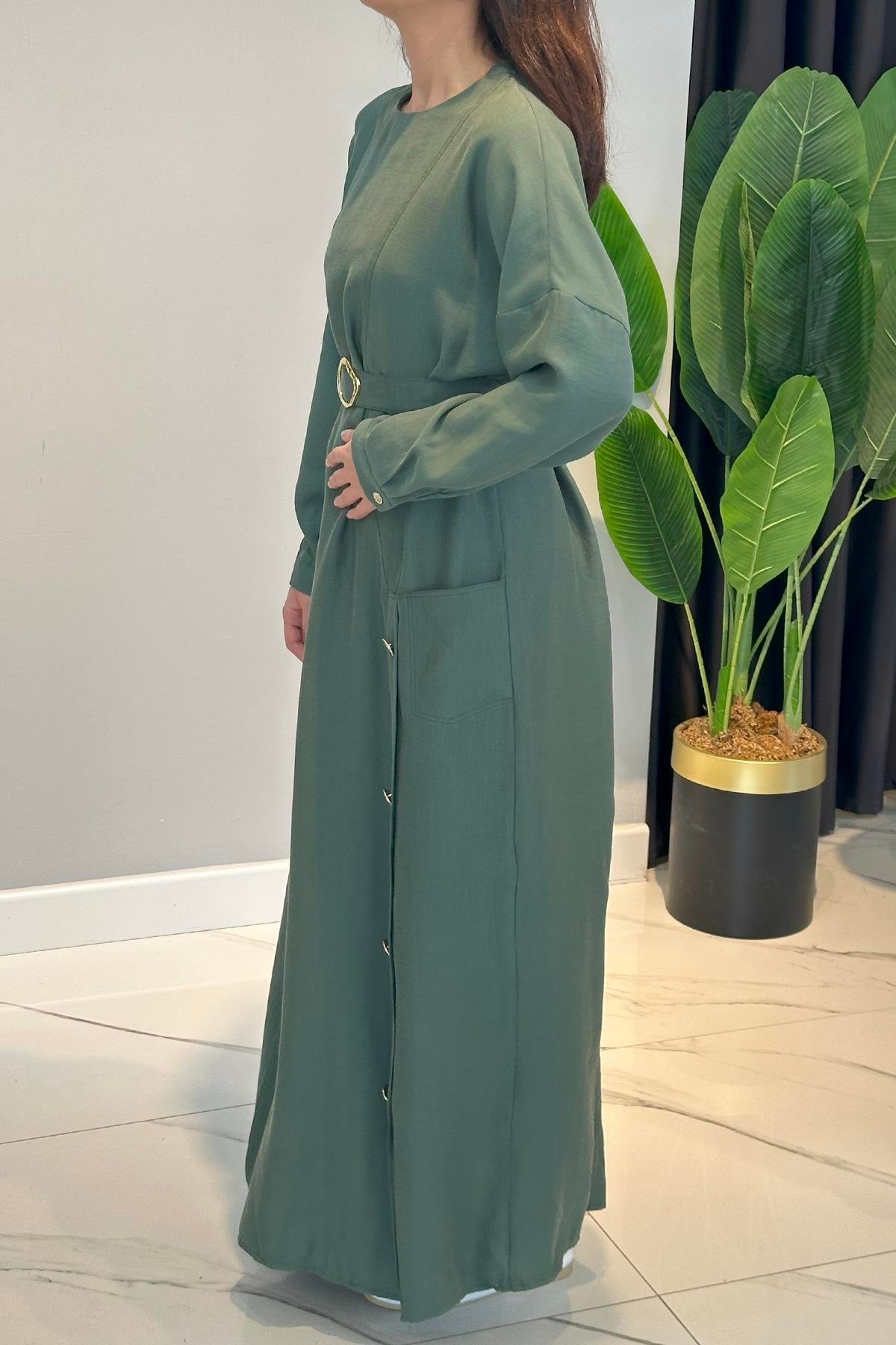 Kemeri Metal Gold Tokalı Alt Tarafı Metal Düğmeli Pasıon Elbise 5735 Turmalin Yeşil