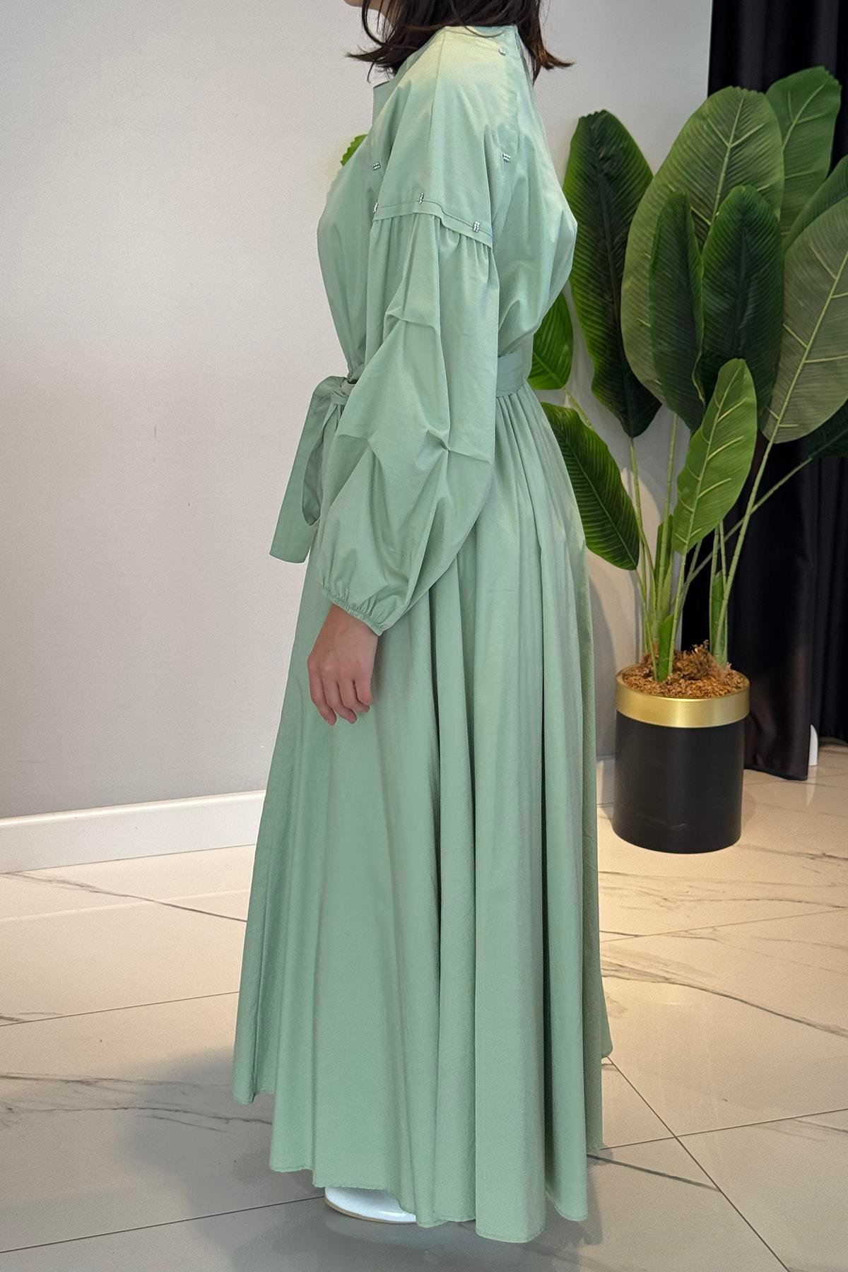 Kolları Katlama Büzgü Aksesuar Detaylı Belden Lastikli Paper Touch Elbise 5747 Elma Yeşili