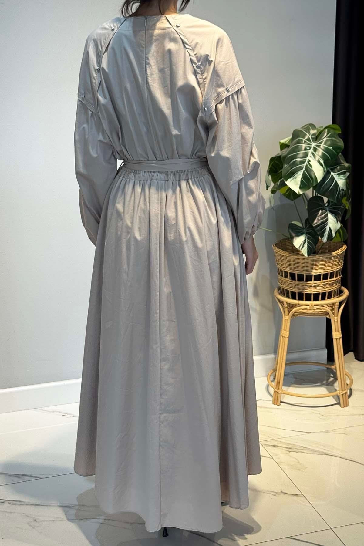 Kolları Katlama Büzgü Aksesuar Detaylı Belden Lastikli Paper Touch Elbise 5747 Taş