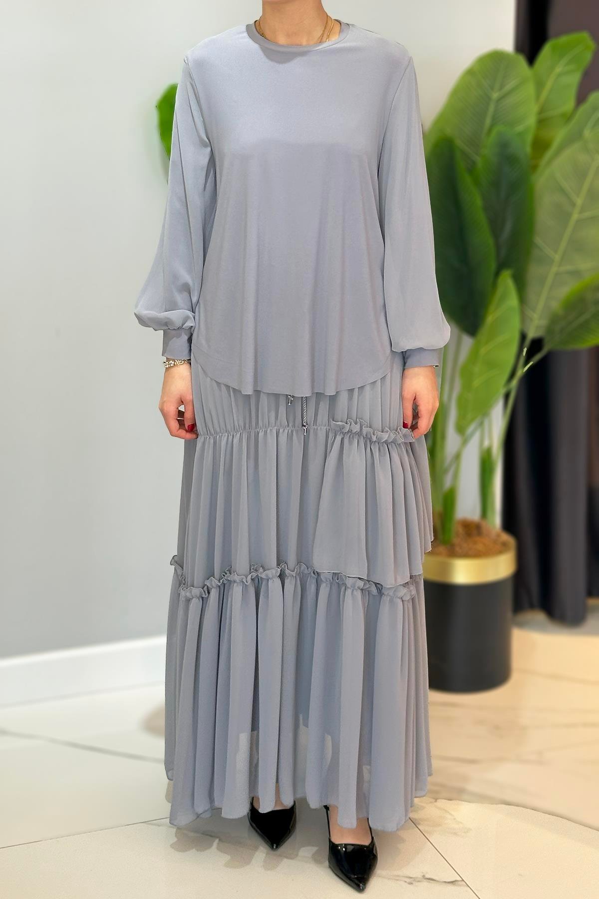 Kolu Şifon Eteği Fırfırlı ve Kraşlı Sandy Takım 5999 Gri