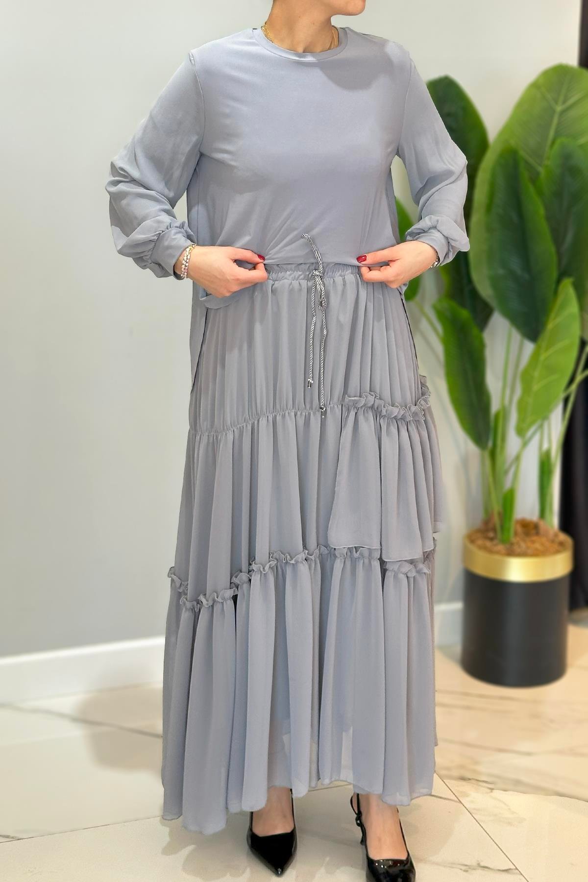 Kolu Şifon Eteği Fırfırlı ve Kraşlı Sandy Takım 5999 Gri