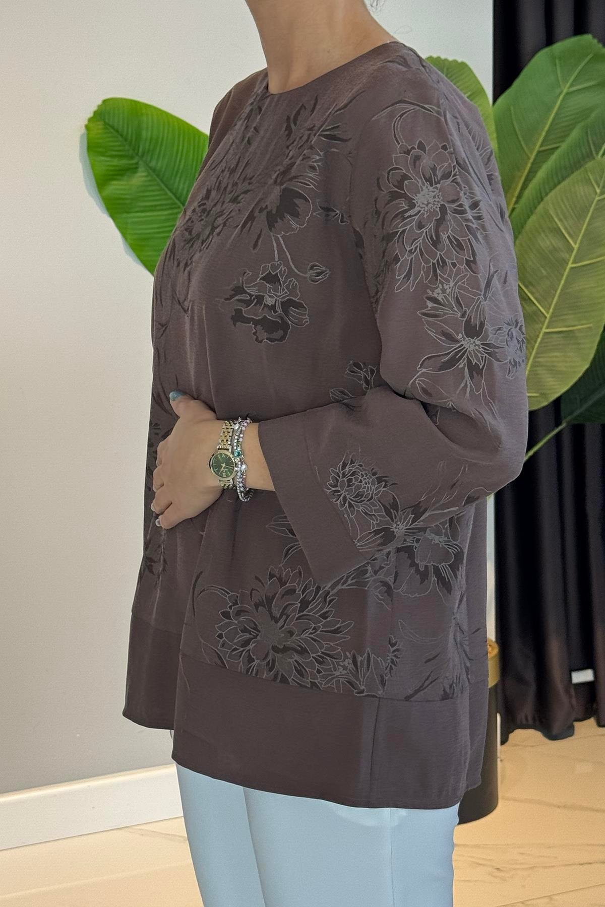 Kolye Detaylı Desenli Bluz 31532 Kahve