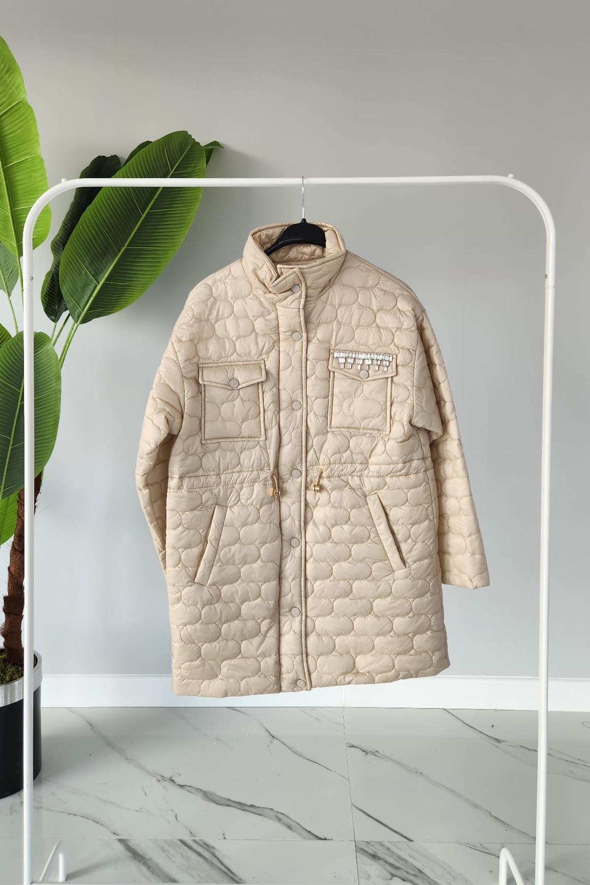 Missemramiss İşlemeli Casual Kapitone Mont 4142 Bej