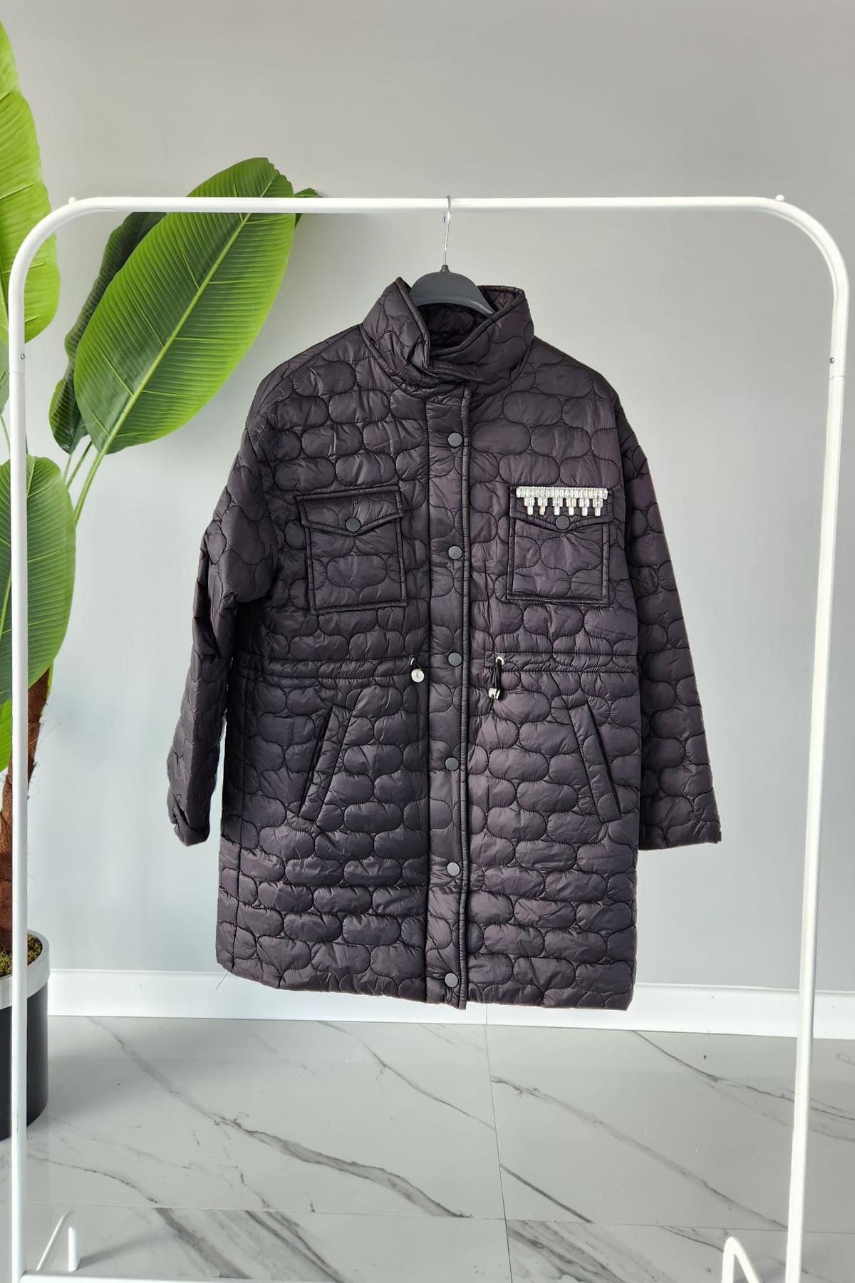 Missemramiss İşlemeli Casual Kapitone Mont 4142 Siyah