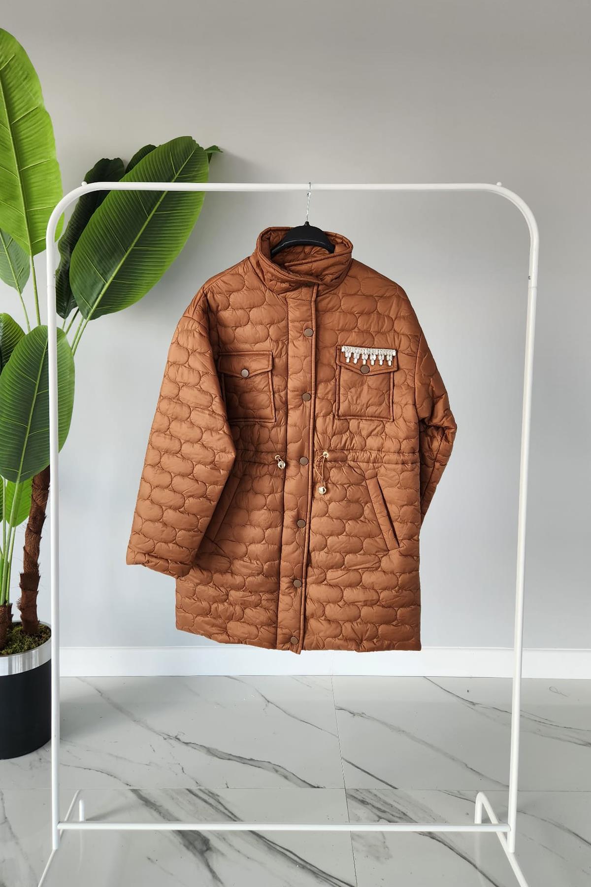 Missemramiss İşlemeli Casual Kapitone Mont 4142 Camel