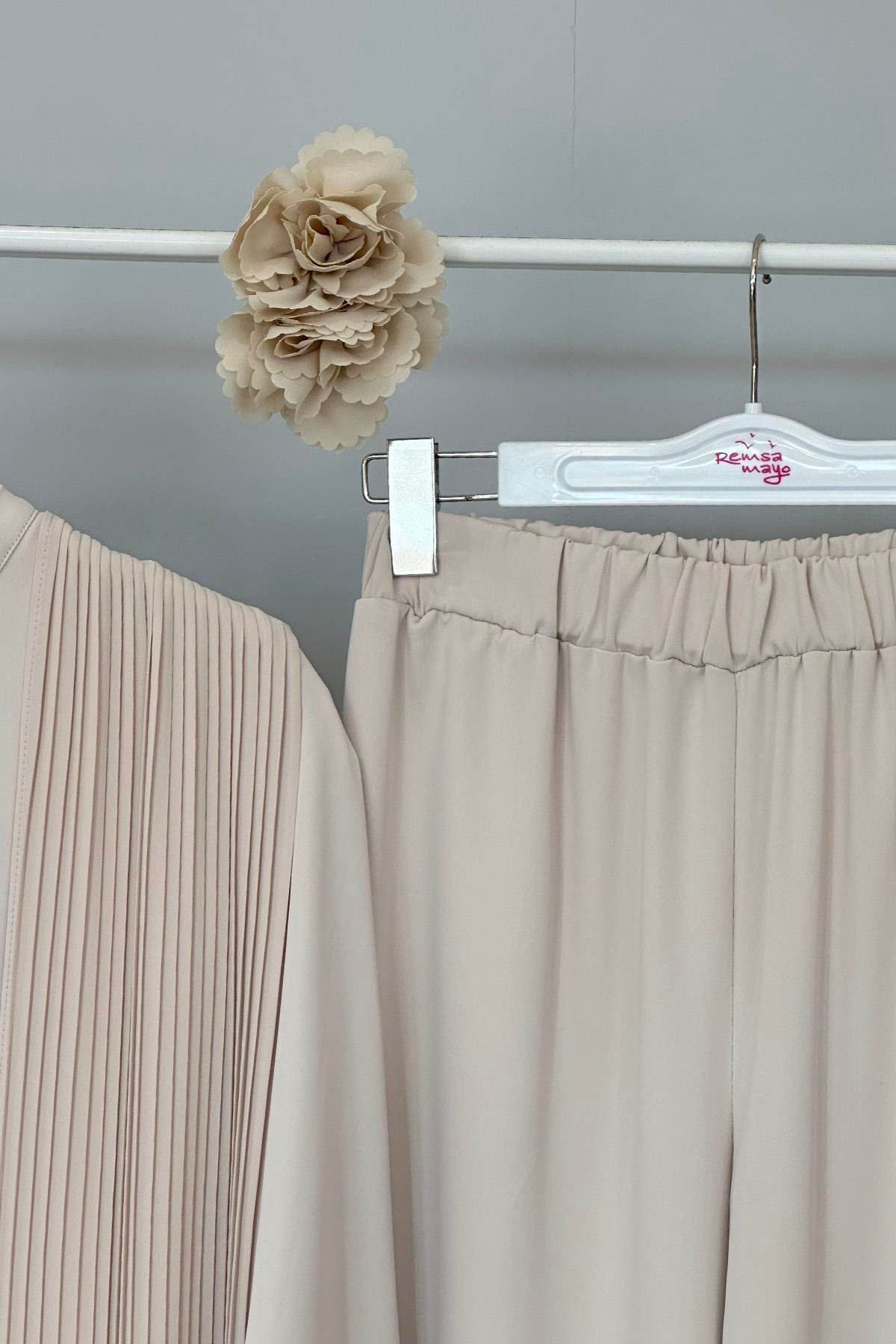 Nuss Broş Detaylı Pantolonlu Takım 1013 Bej