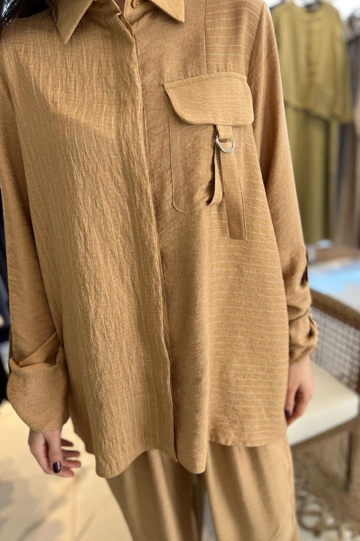 Nuss Çizgili Cep Detay Takım 1041 Camel