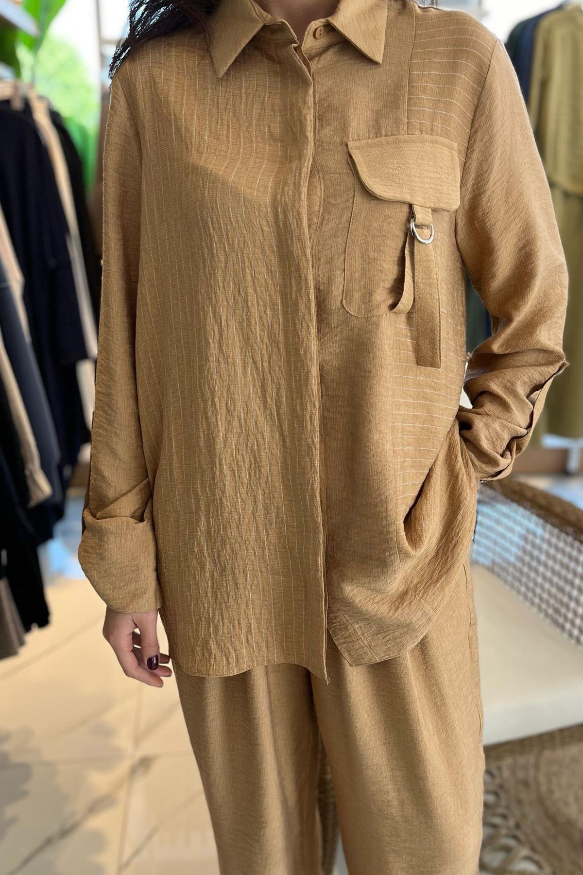 Nuss Çizgili Cep Detay Takım 1041 Camel